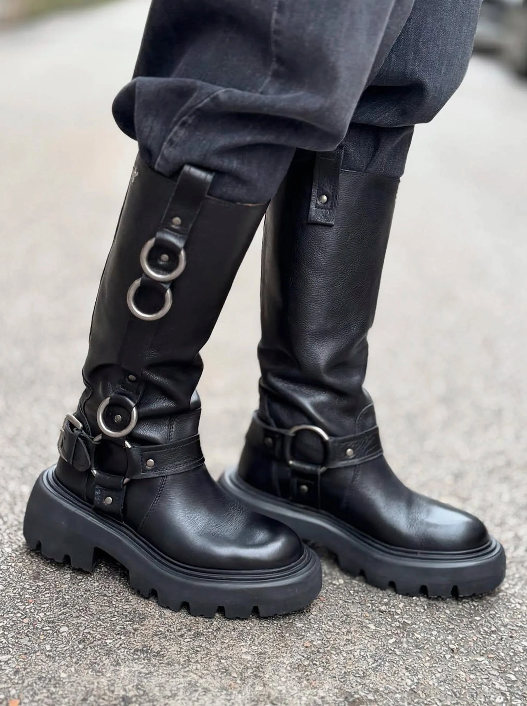 CABLE BLACK LEATHER BOOTS