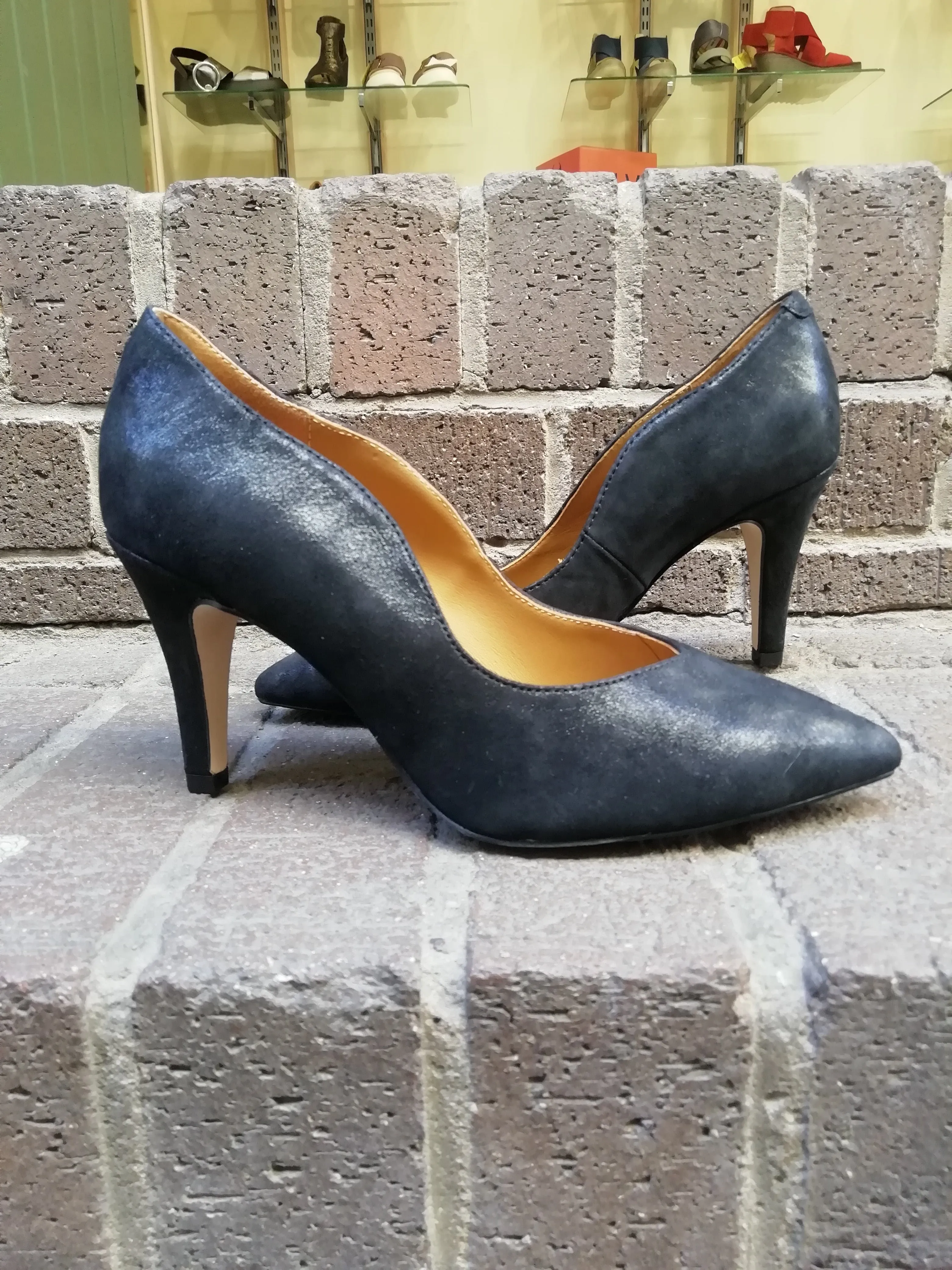 Caprice Black Pearl Leather Heeled Court Shoe. Only a size 3.5 left.