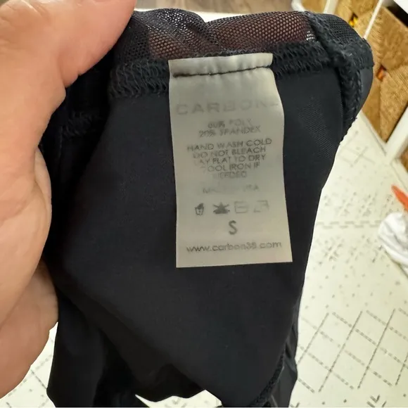 Carbon38- Iridium Front Zip Mesh Sports Bra Small