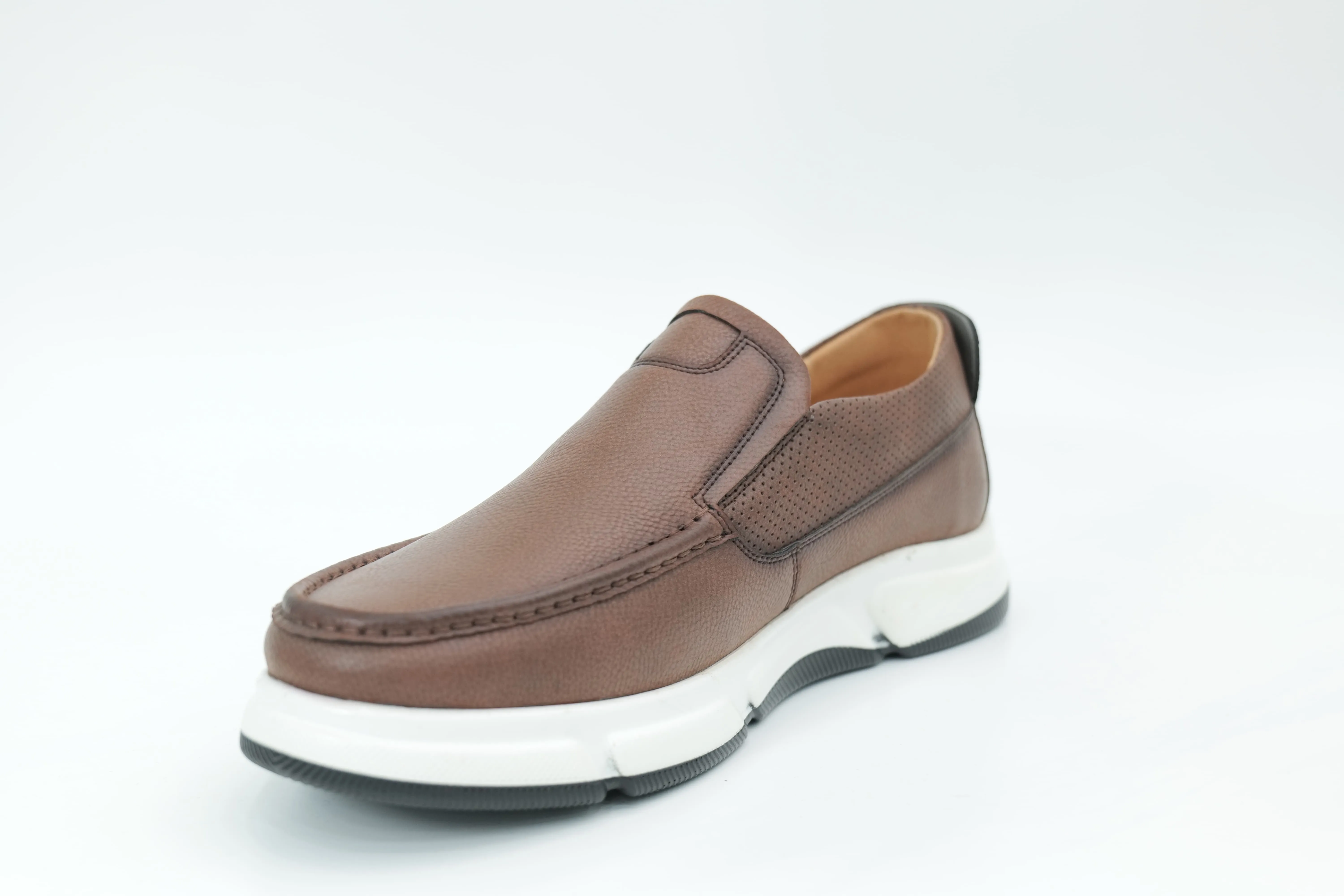 Casual shoes
