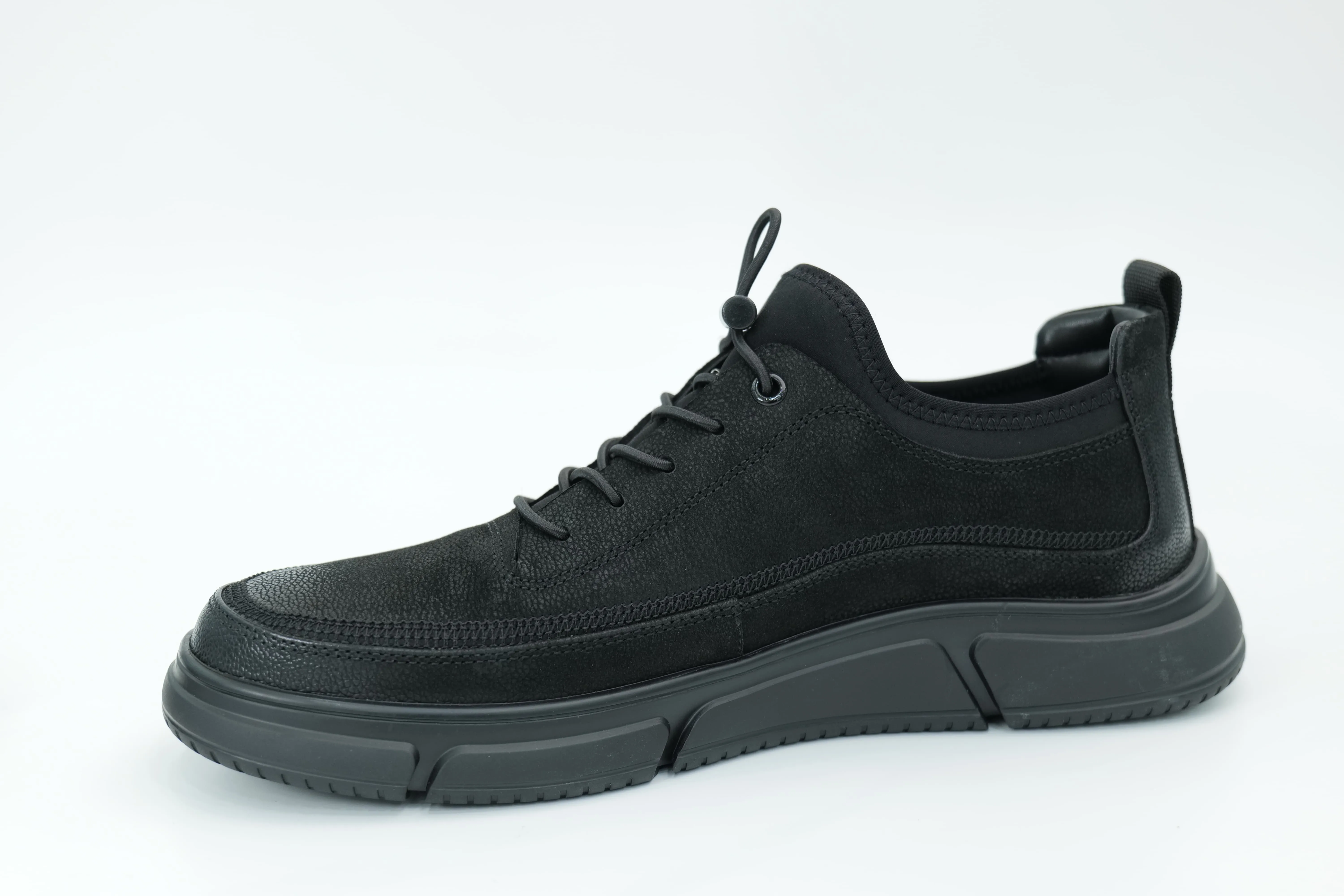 Casual shoes