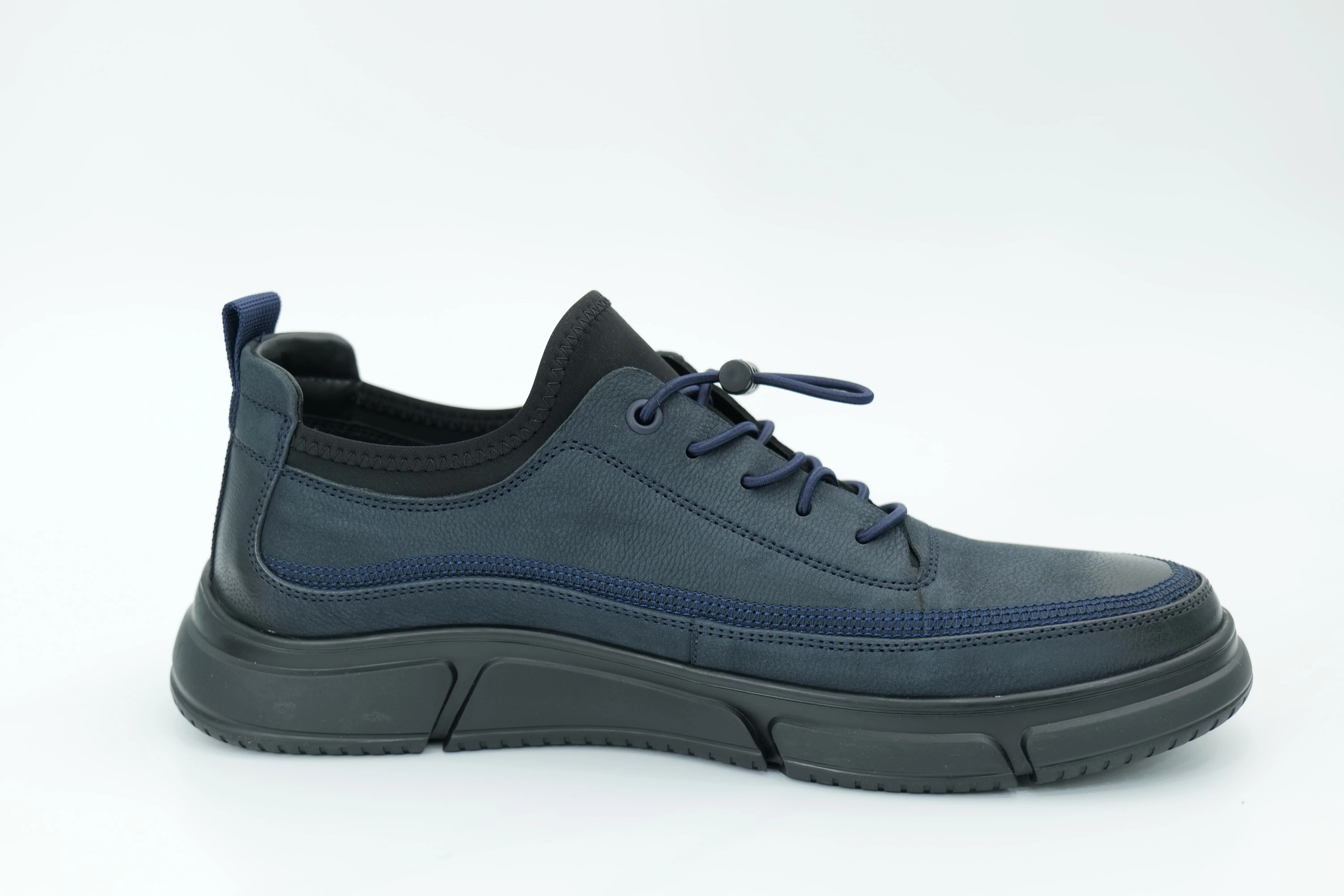 Casual shoes