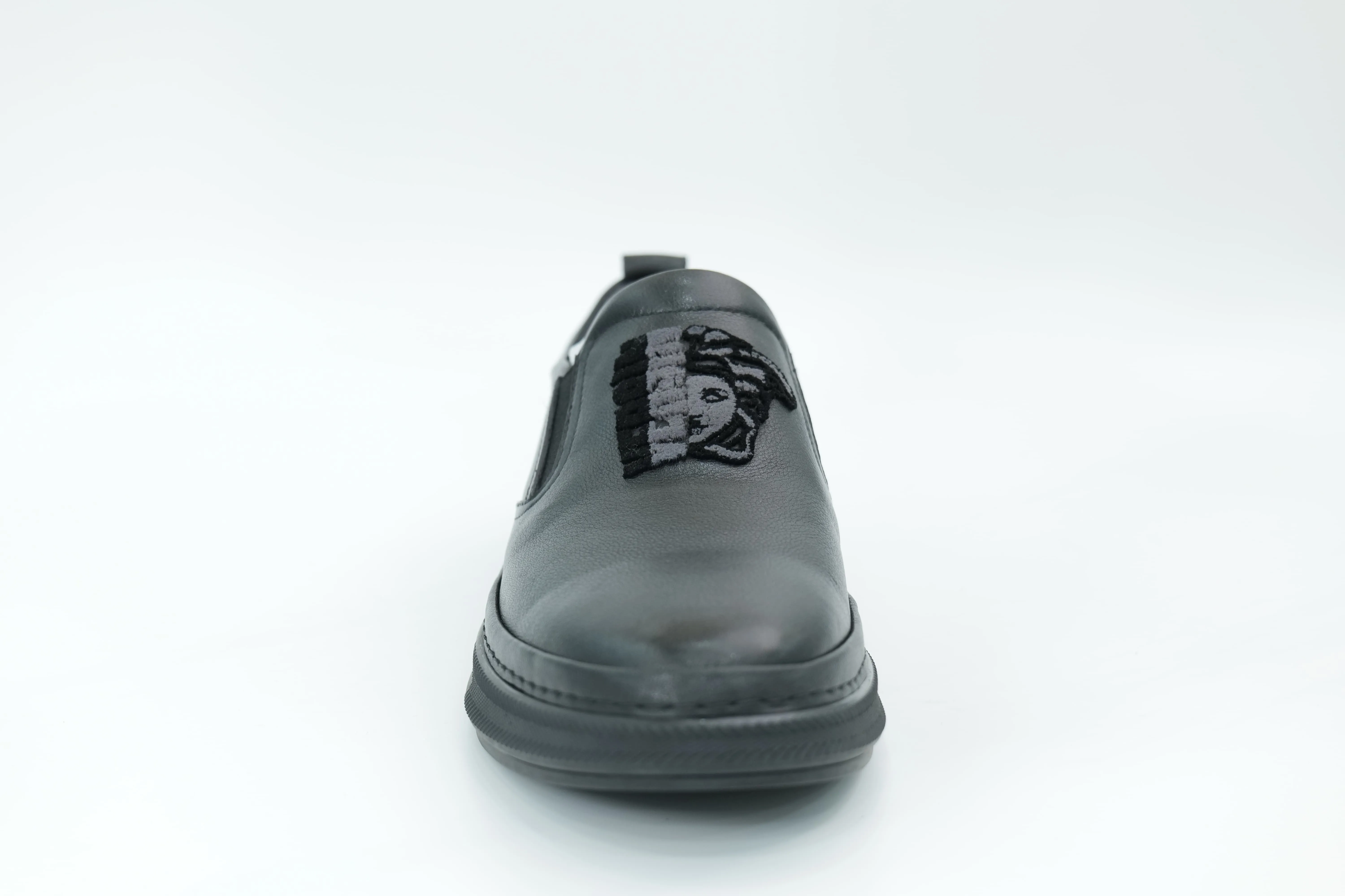 Casual shoes