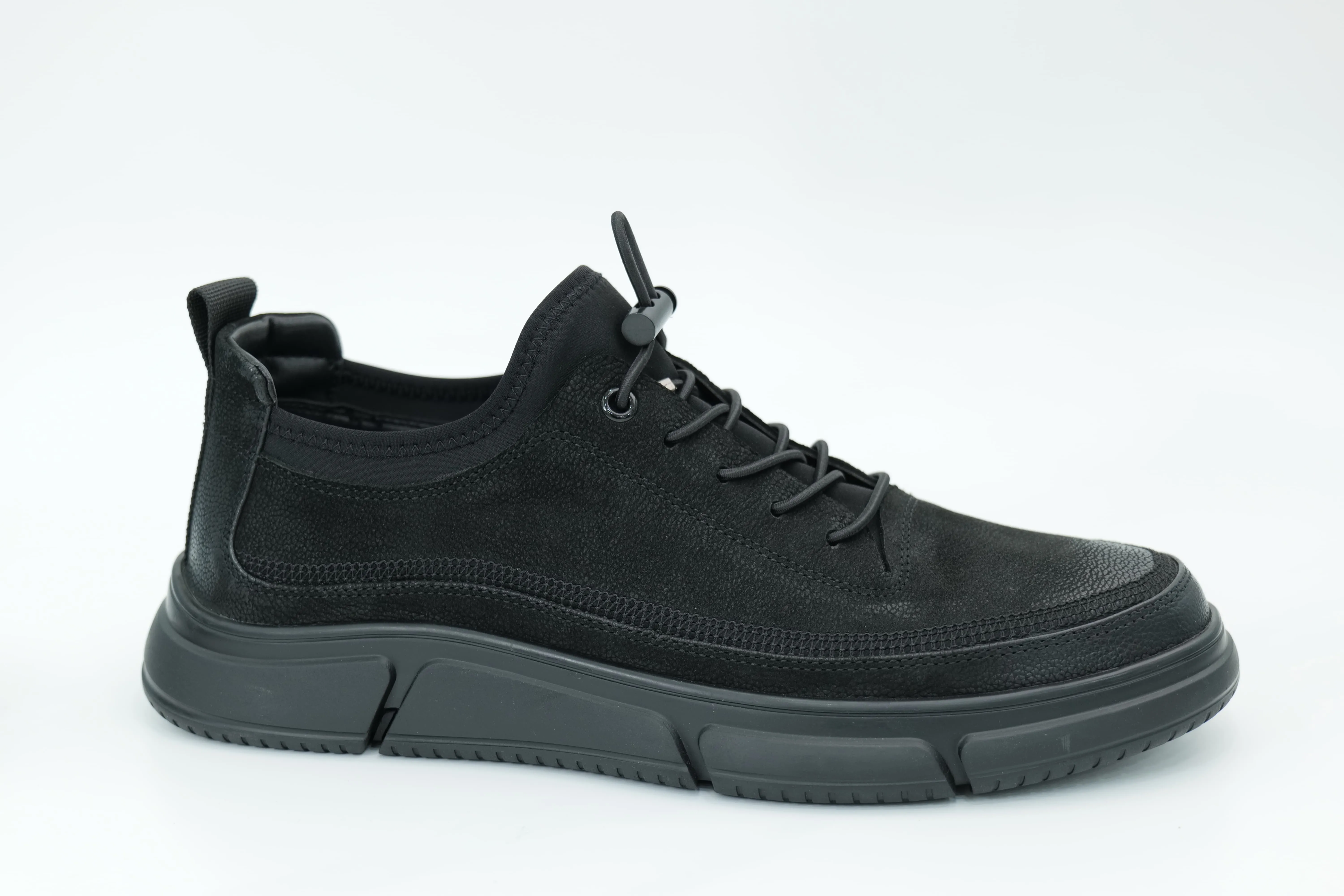 Casual shoes
