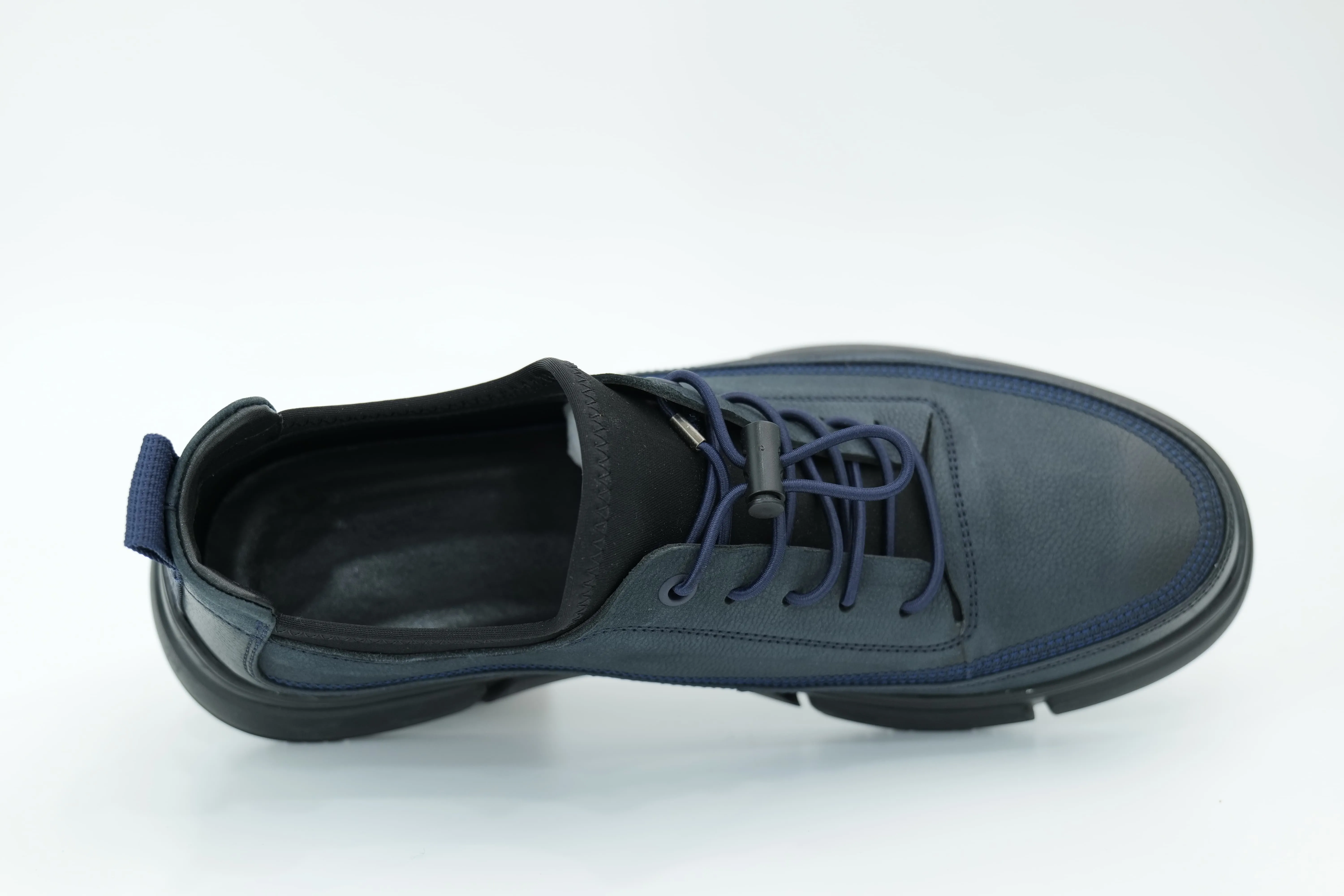 Casual shoes