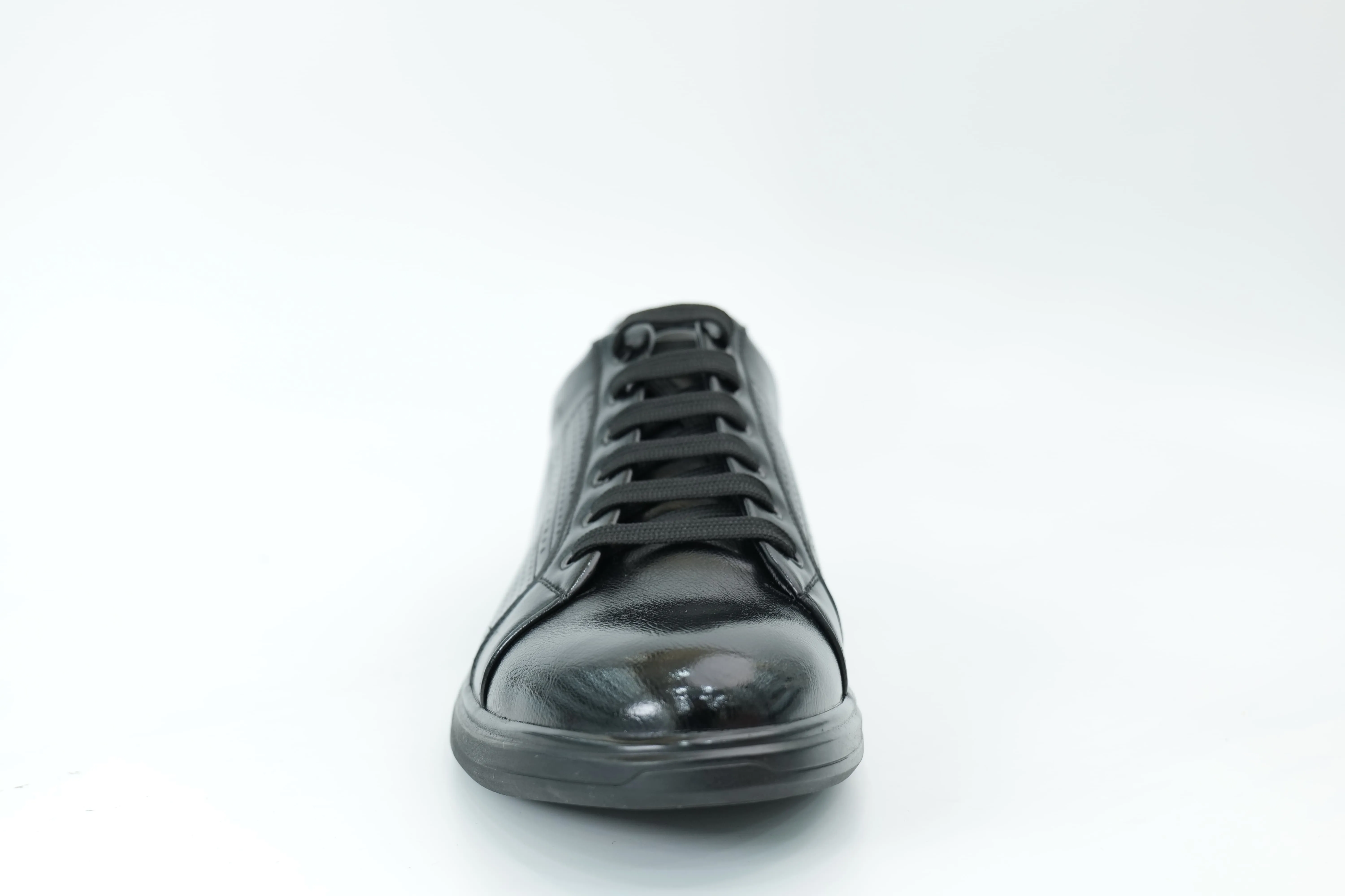 Casual shoes