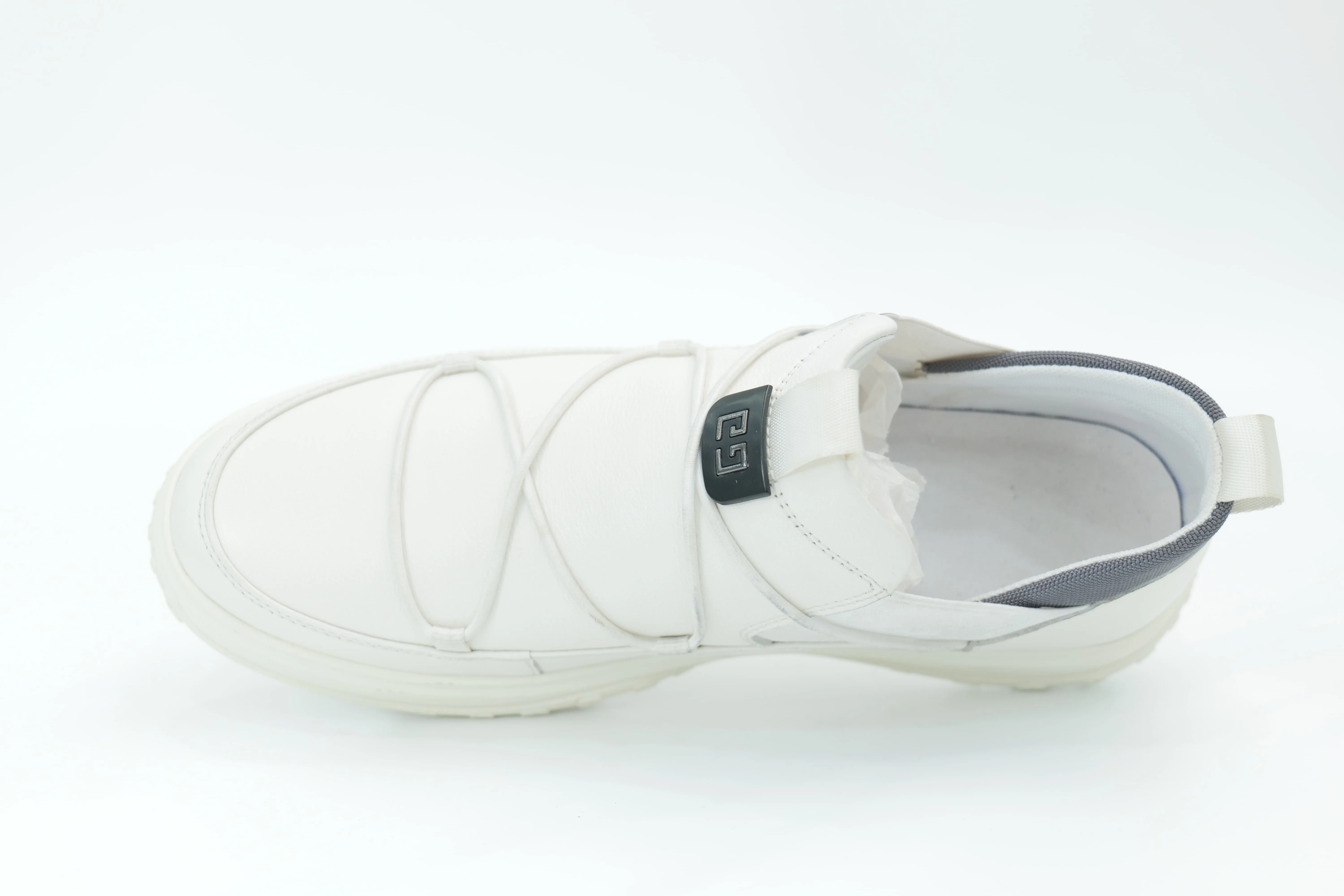 Casual shoes