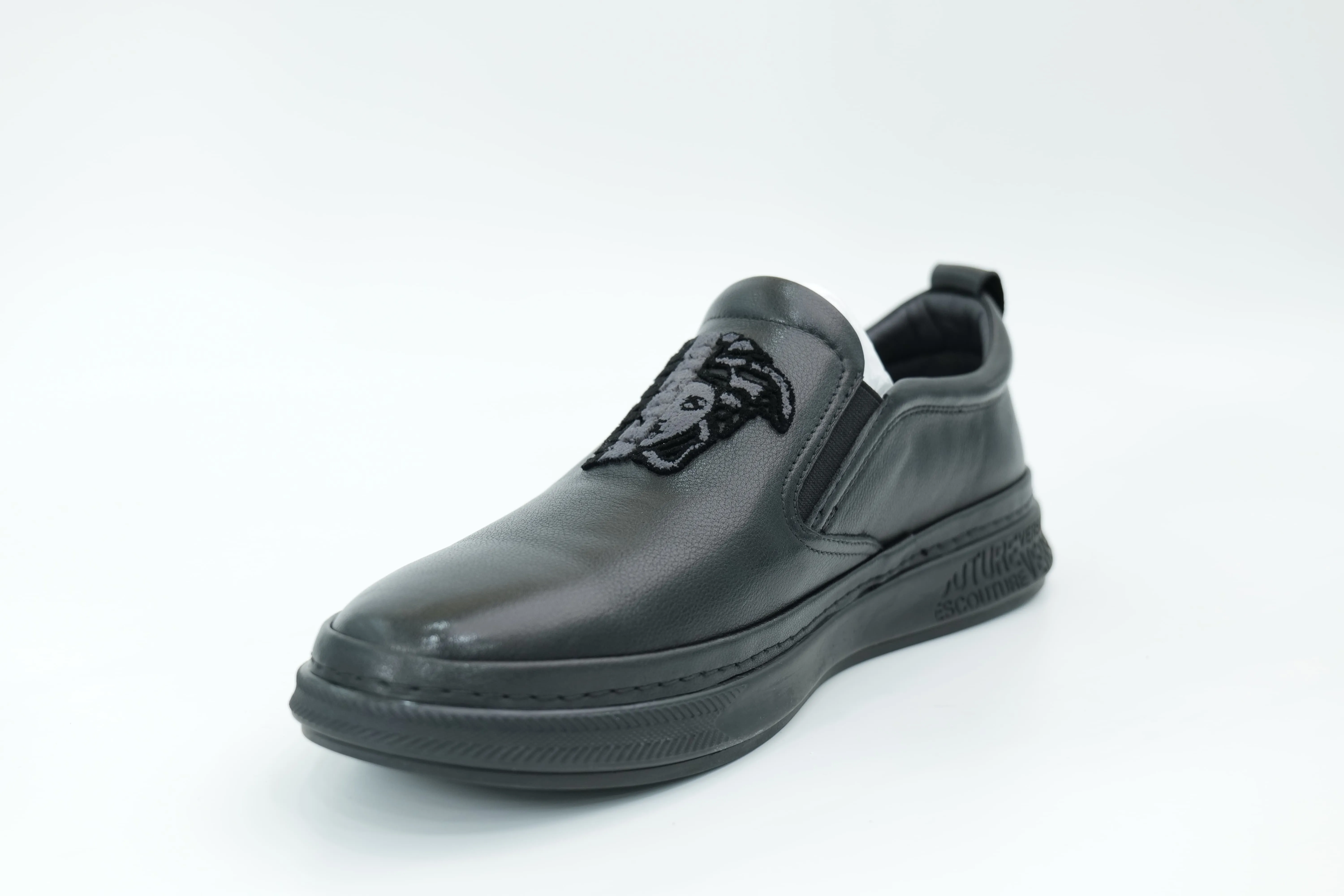 Casual shoes