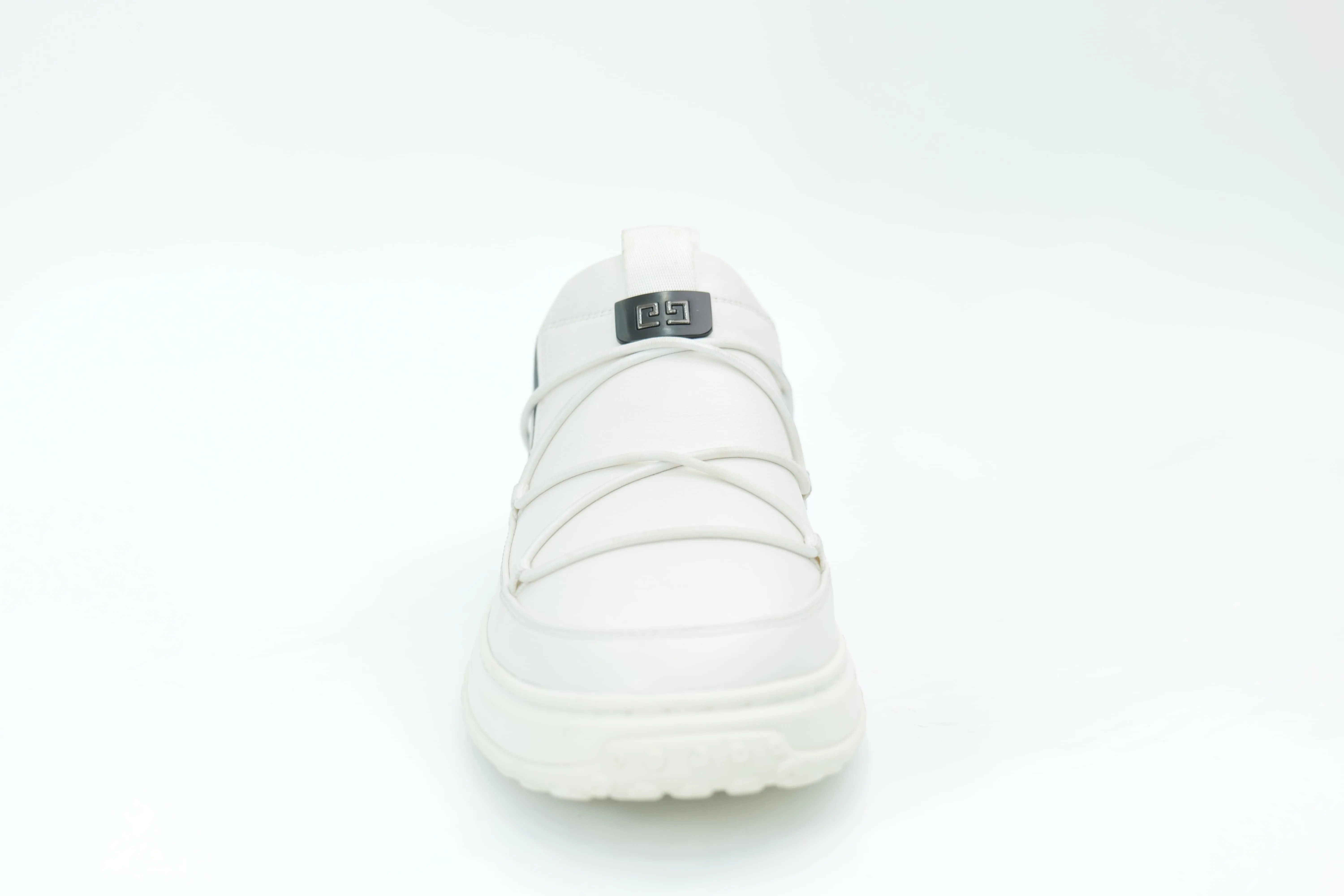 Casual shoes