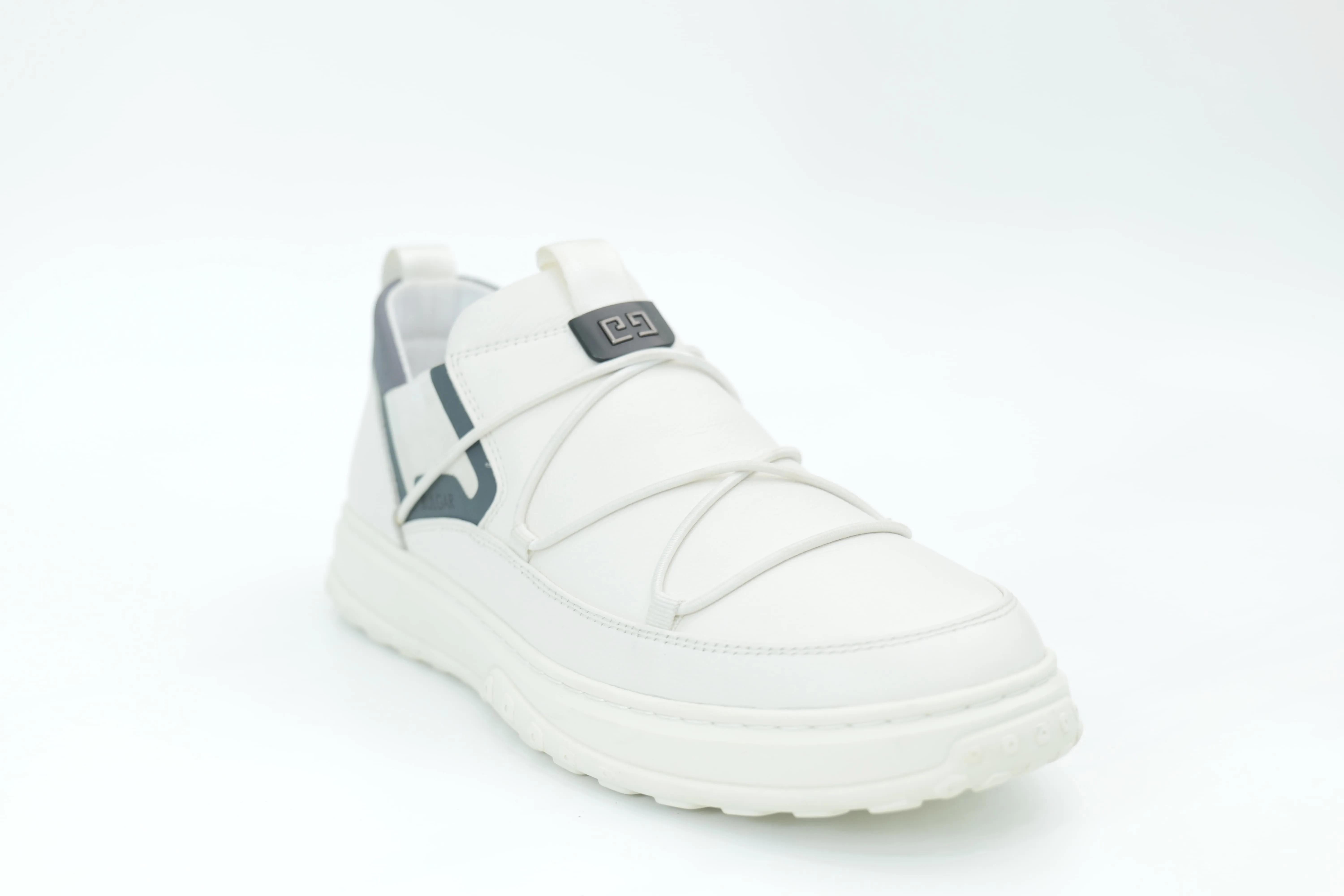 Casual shoes