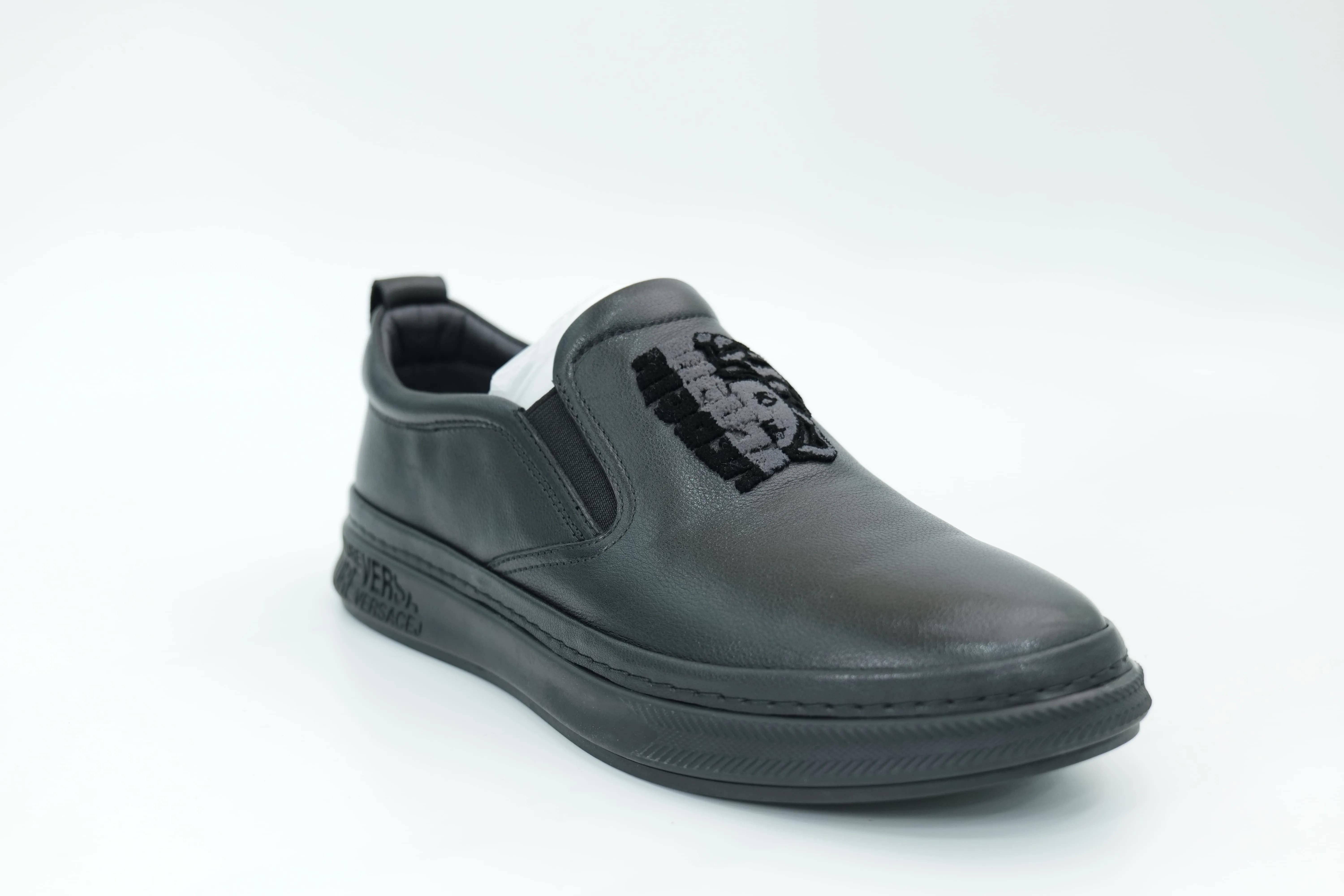 Casual shoes