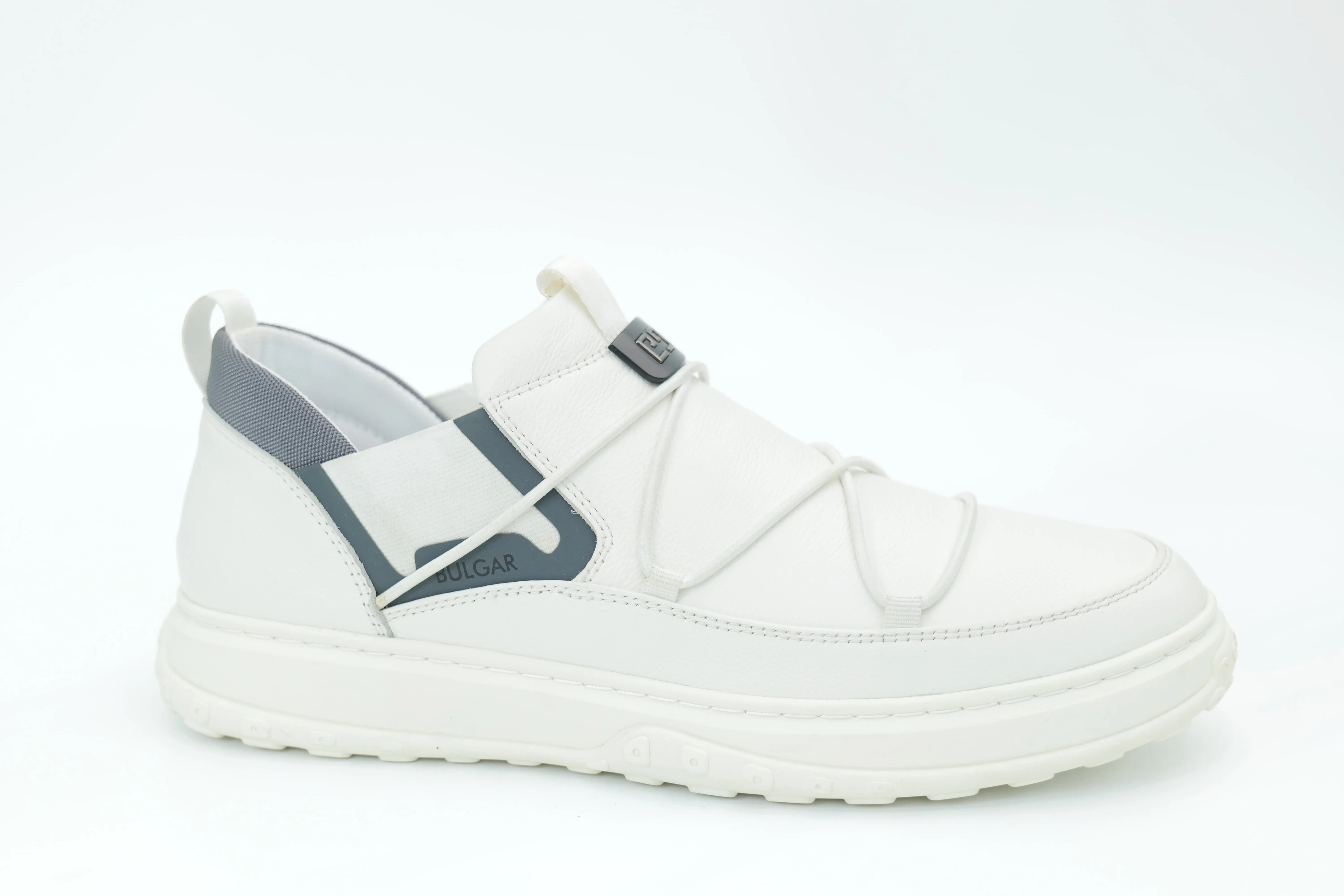Casual shoes