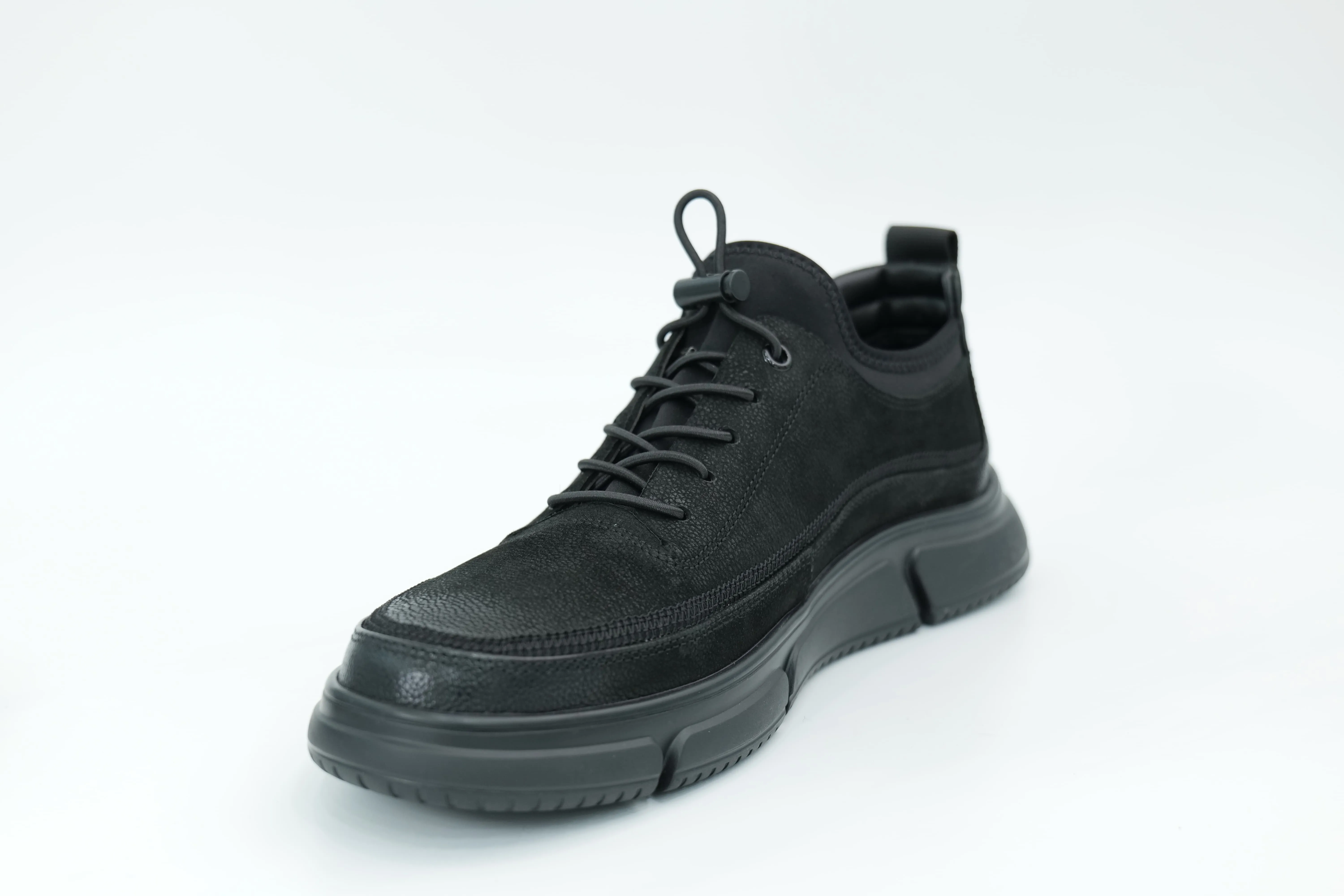 Casual shoes