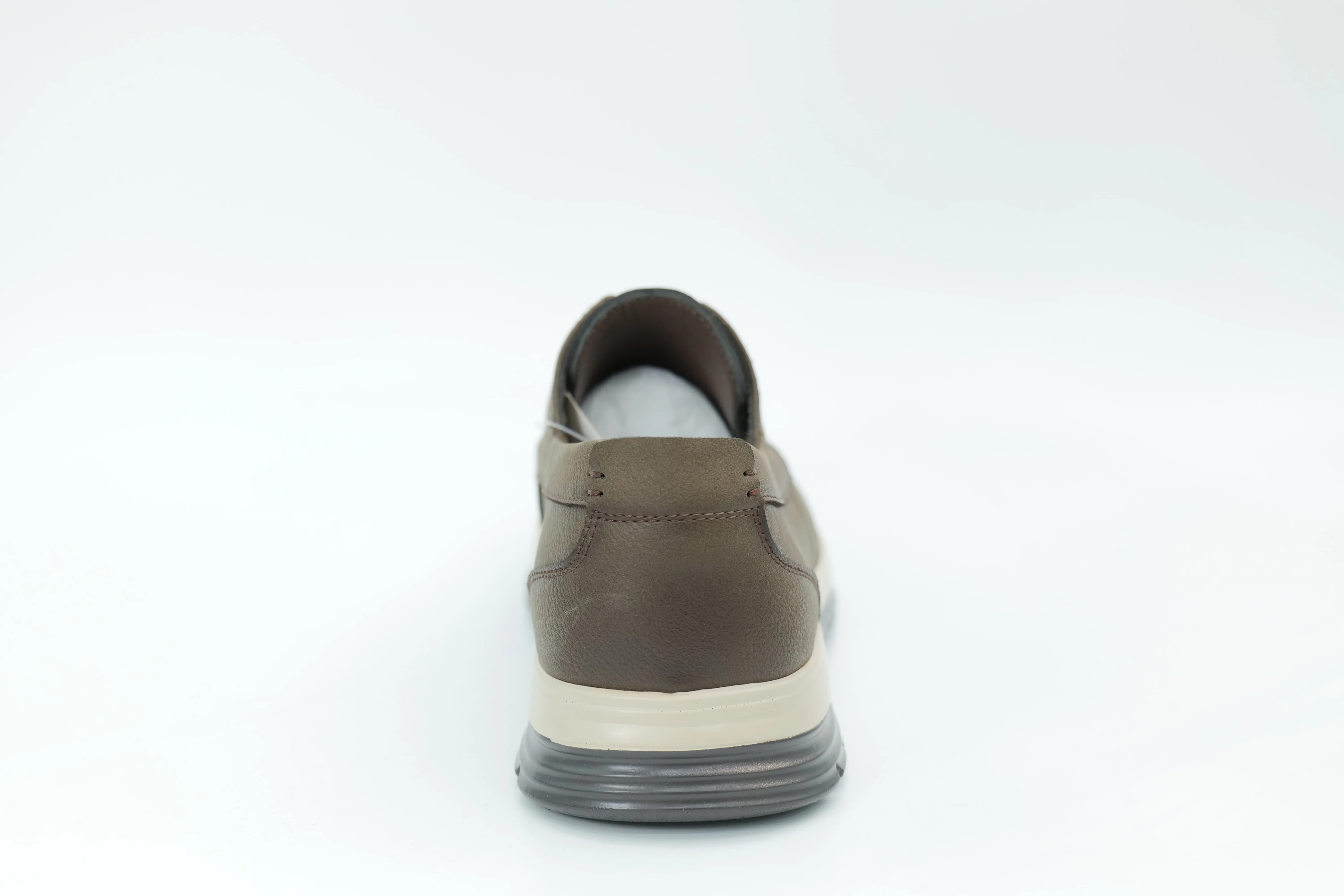 Casual shoes