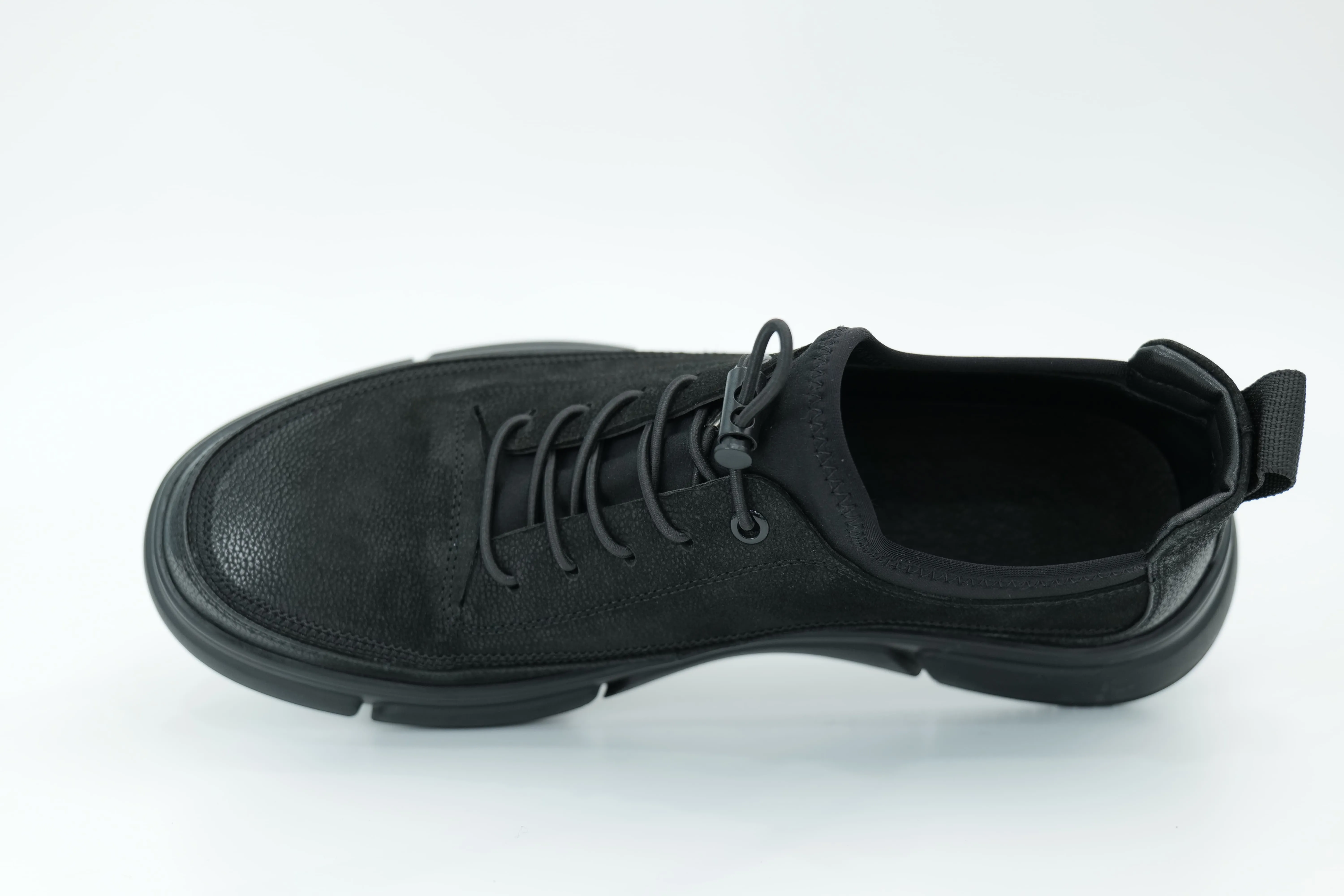 Casual shoes