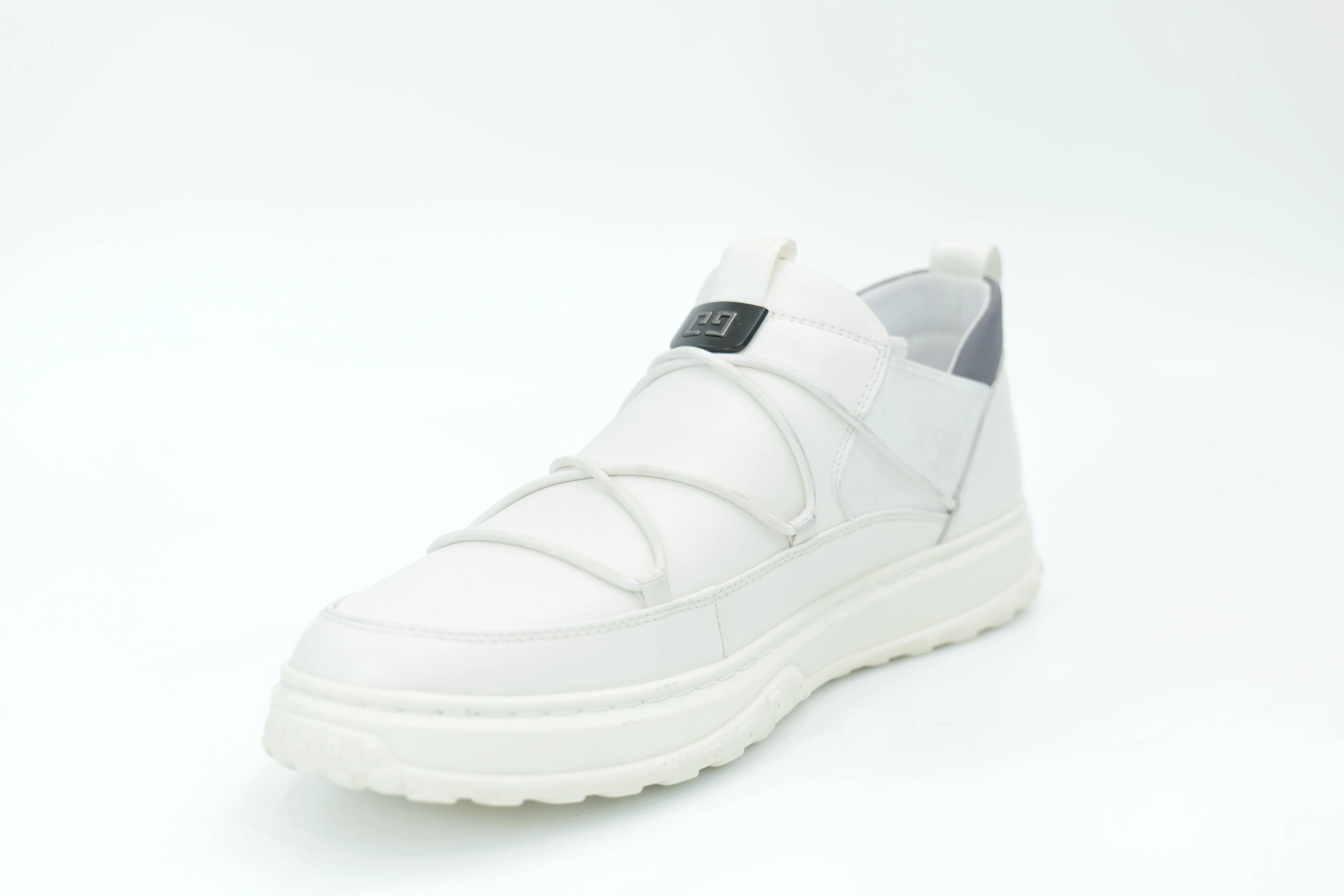 Casual shoes