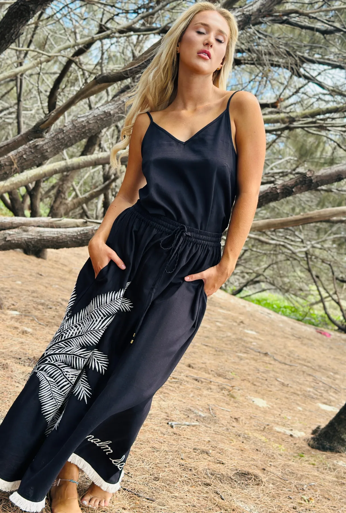 Catch My Drift Skirt – Under the Palms - Onyx