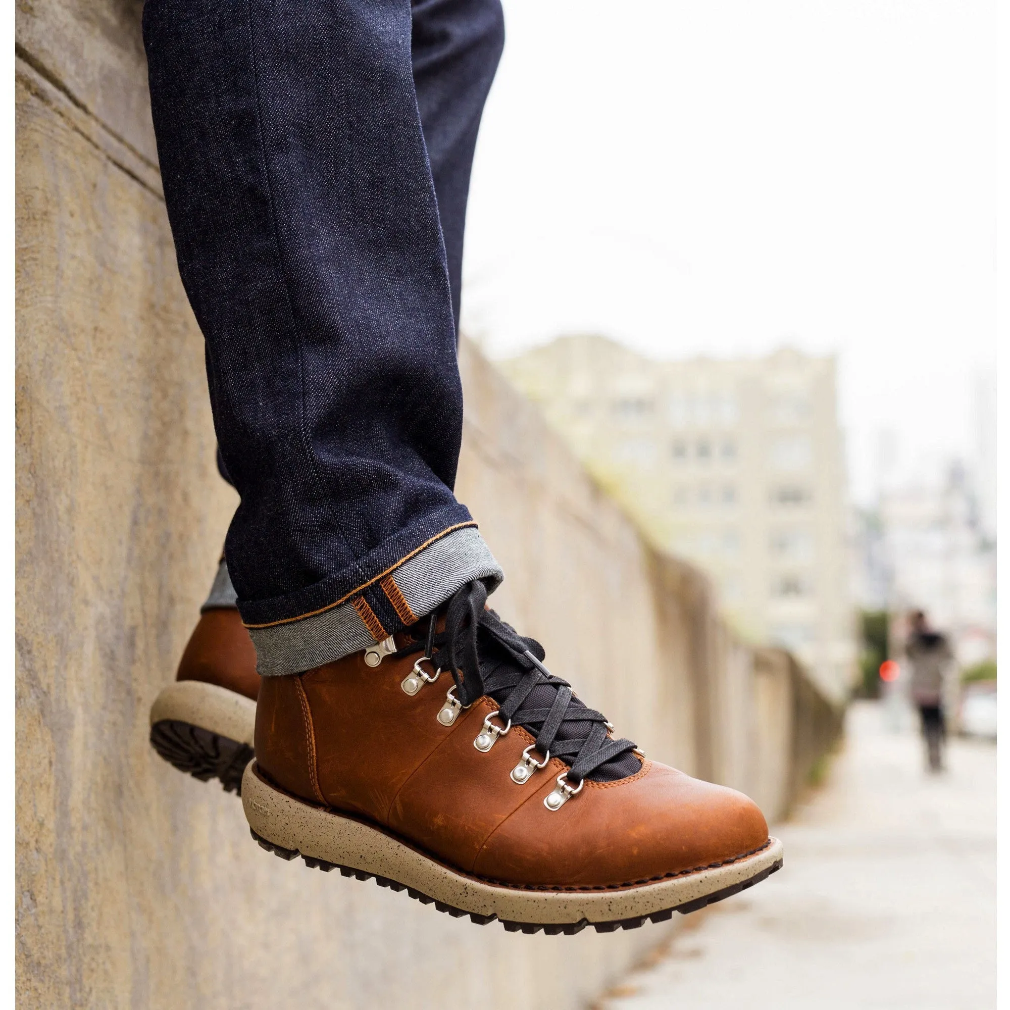 Danner Men's Vertigo 917 5" Waterproof Modernized Hiking Boot - Brown - 32381