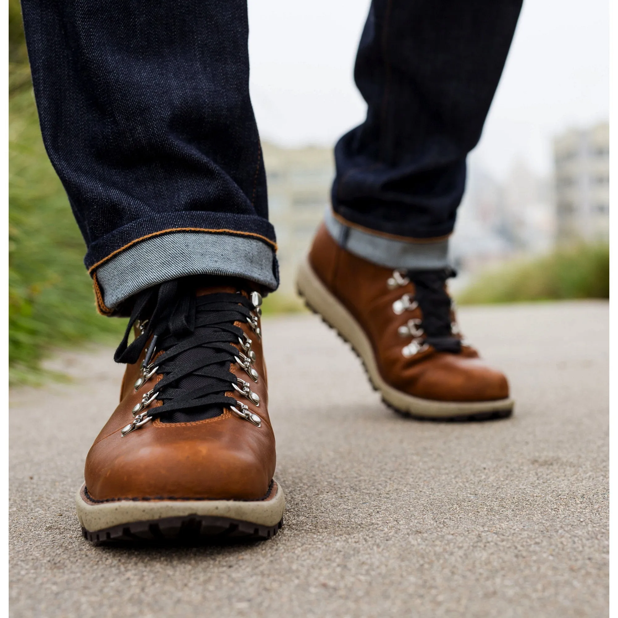 Danner Men's Vertigo 917 5" Waterproof Modernized Hiking Boot - Brown - 32381
