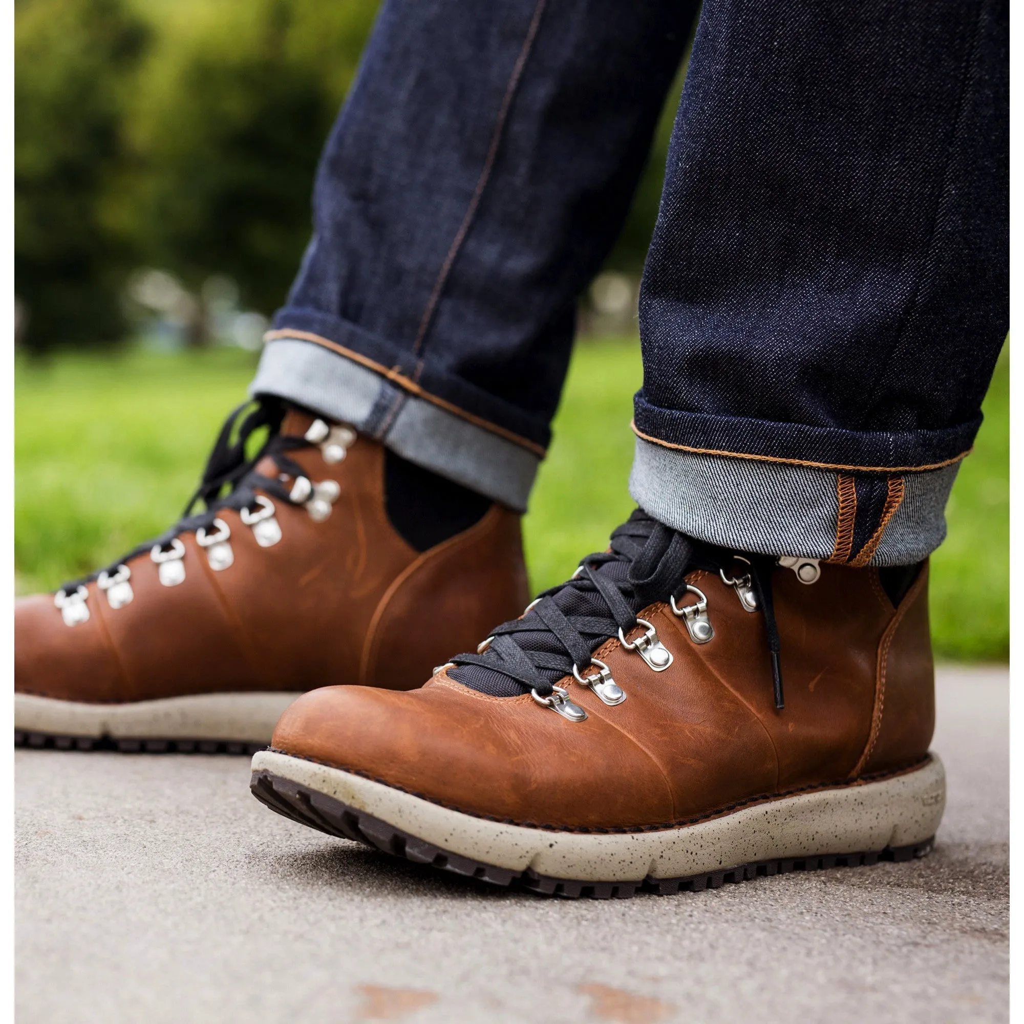 Danner Men's Vertigo 917 5" Waterproof Modernized Hiking Boot - Brown - 32381