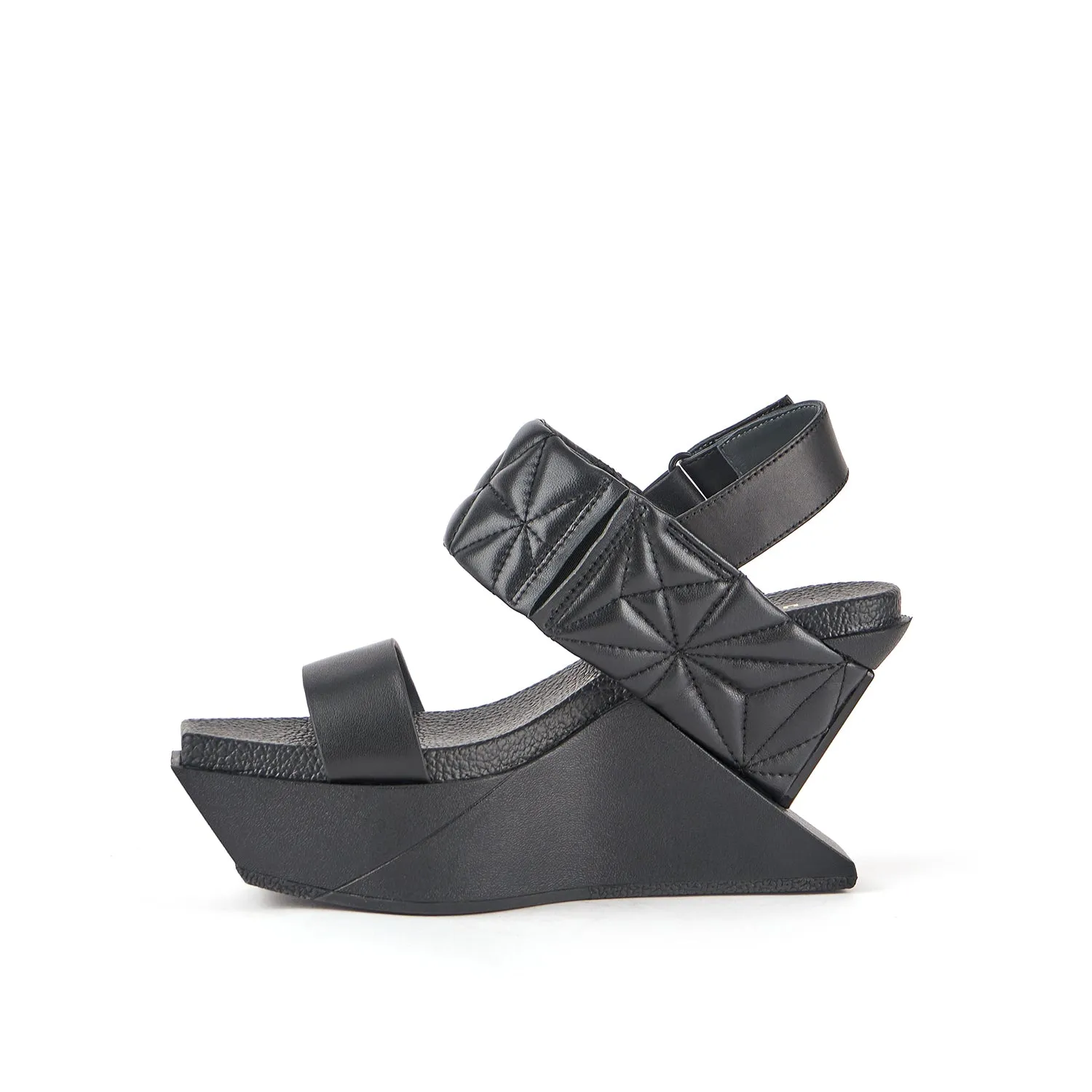 Delta Wedge Puffy