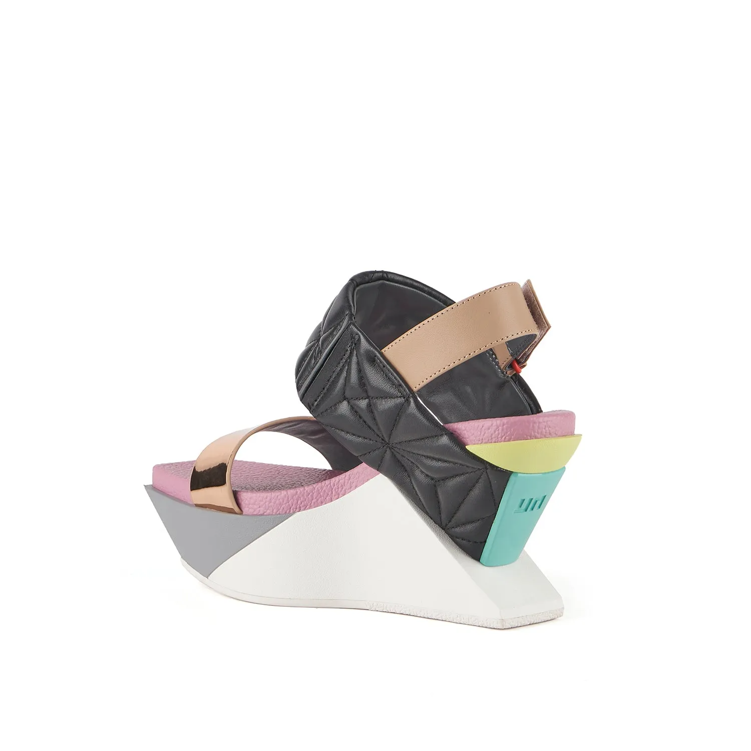 Delta Wedge Puffy