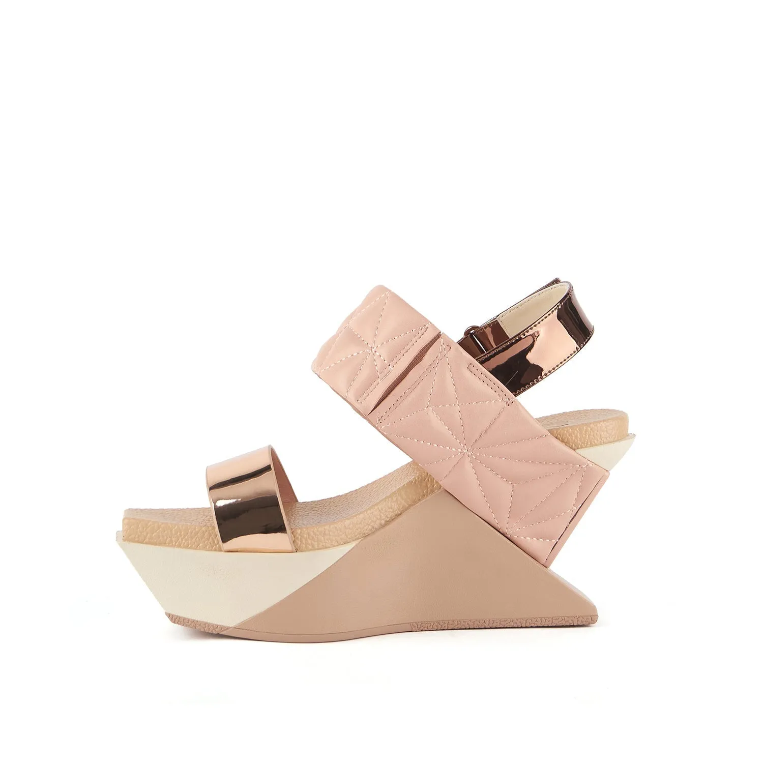 Delta Wedge Puffy