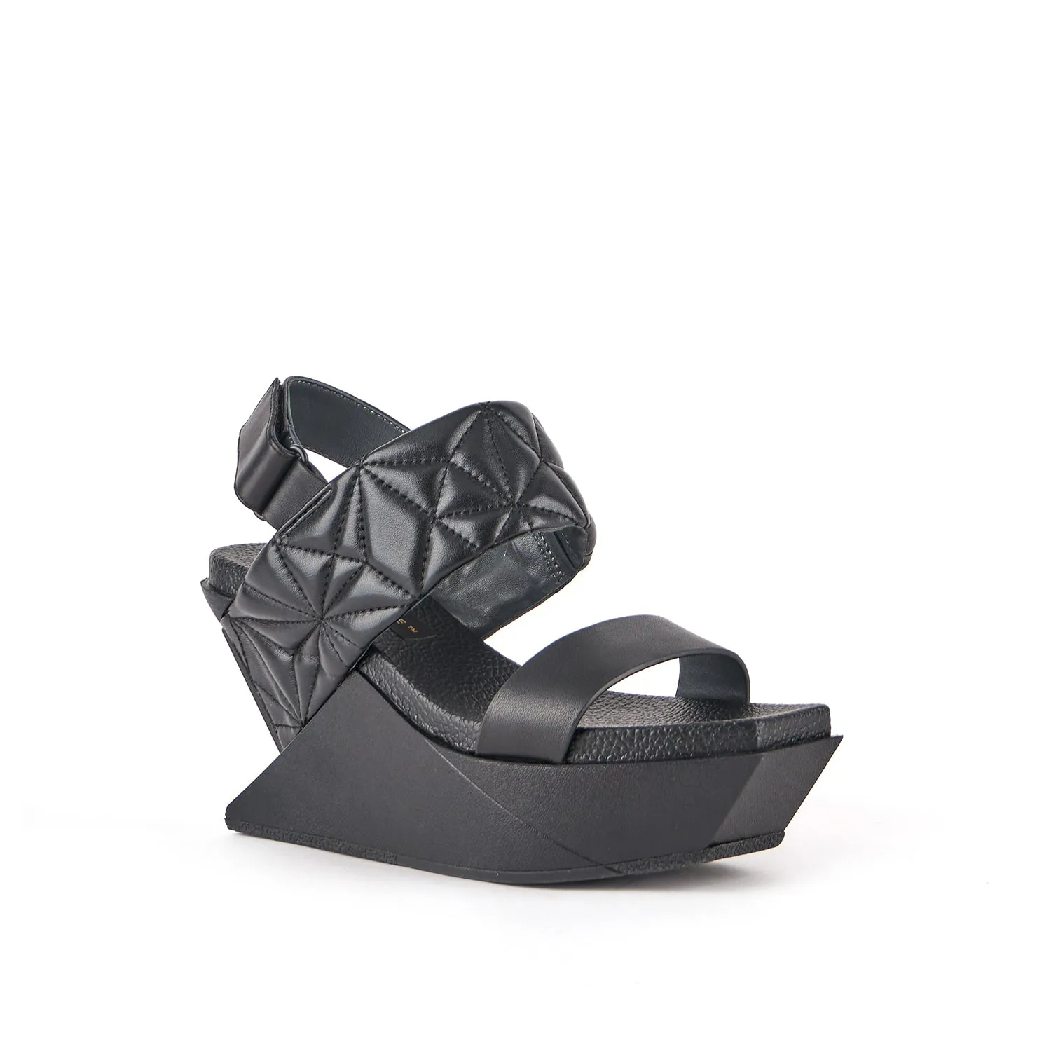 Delta Wedge Puffy