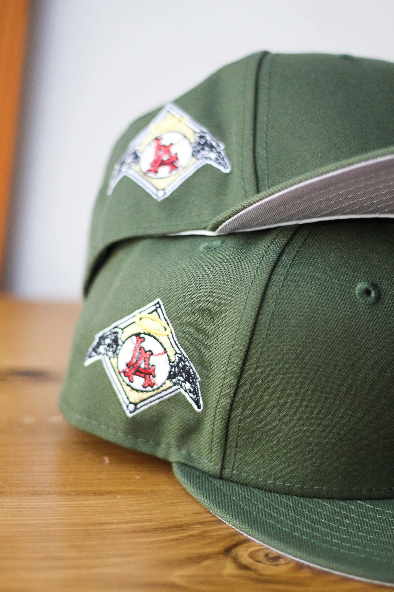 LOS ANGELES ANGELS RIFLE GREEN FITTED W/ GREY UNDER VISOR