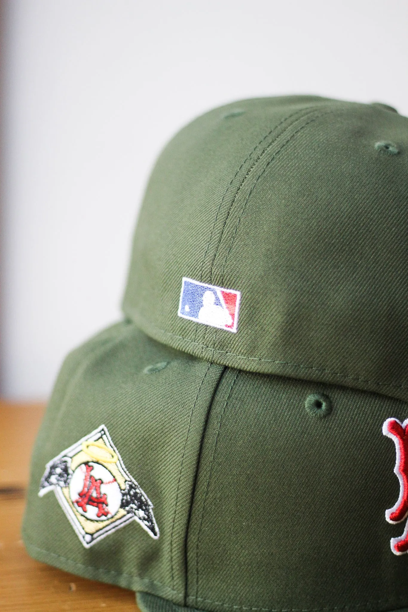 LOS ANGELES ANGELS RIFLE GREEN FITTED W/ GREY UNDER VISOR