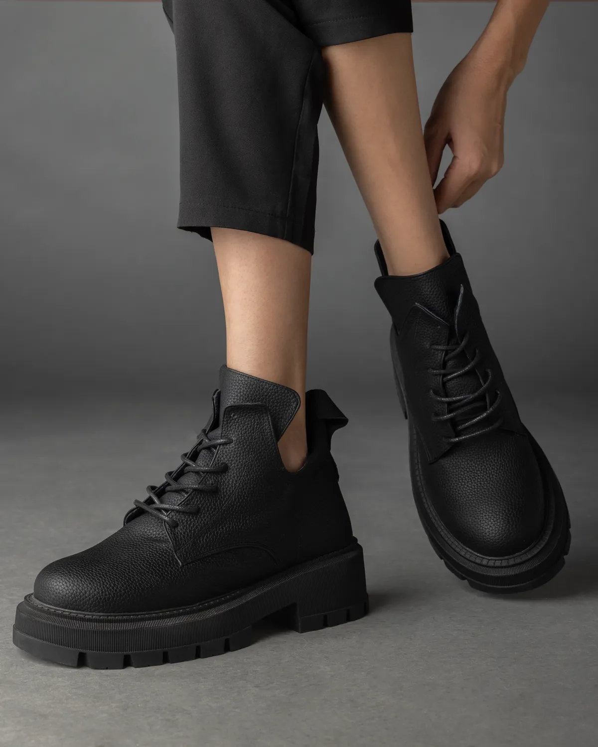 Lukk Ankle Boots - Black