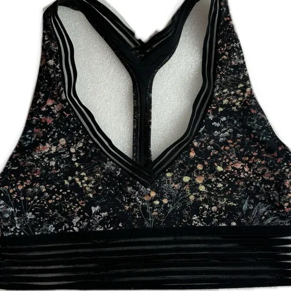 Lululemon sports bra with velvet and mash accent racer back V-neck