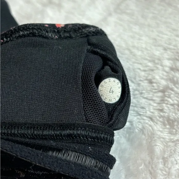 Lululemon sports bra with velvet and mash accent racer back V-neck