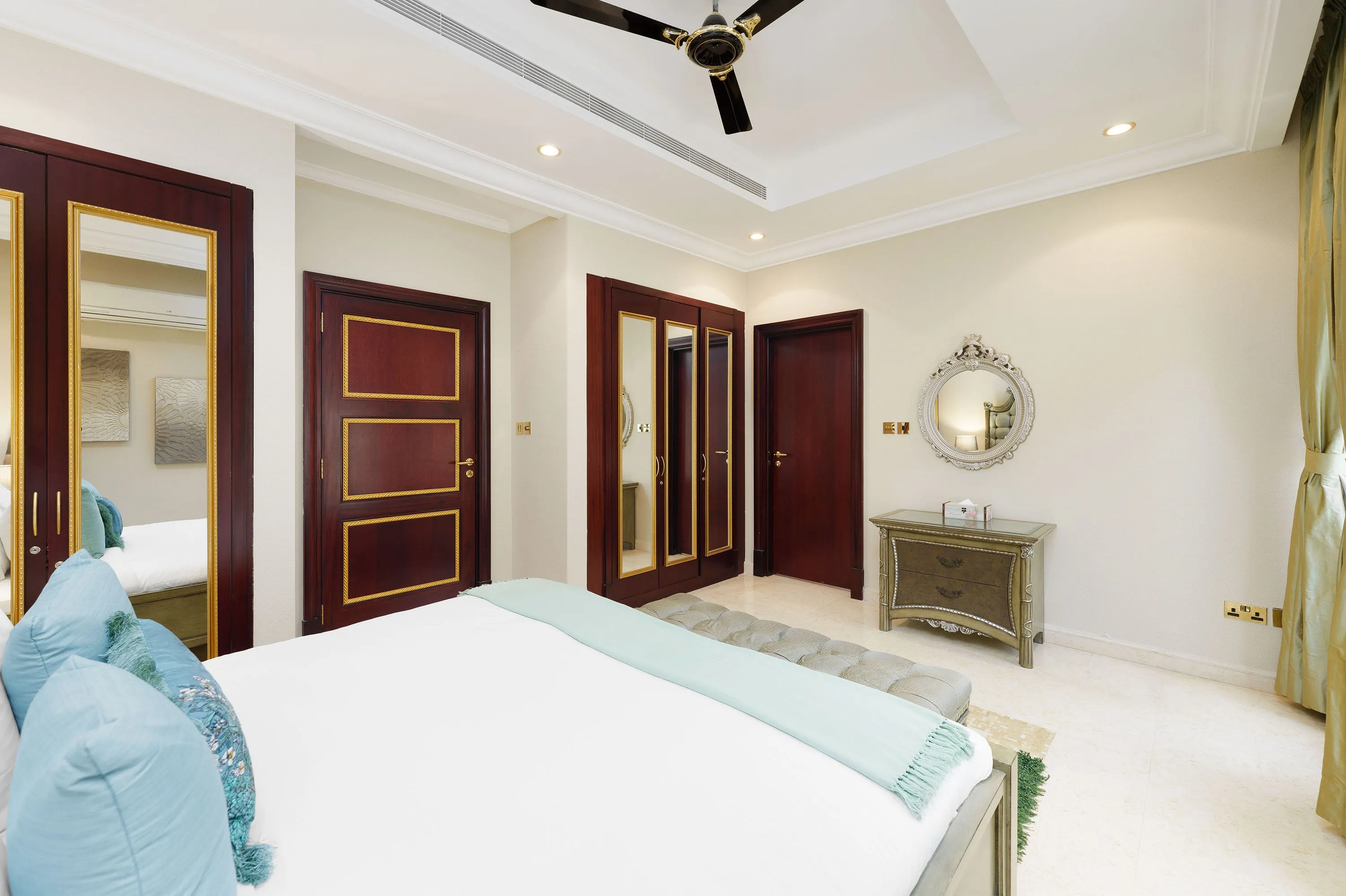 Opulent Palm Villa w/ Pool & Royal Atlantis Views