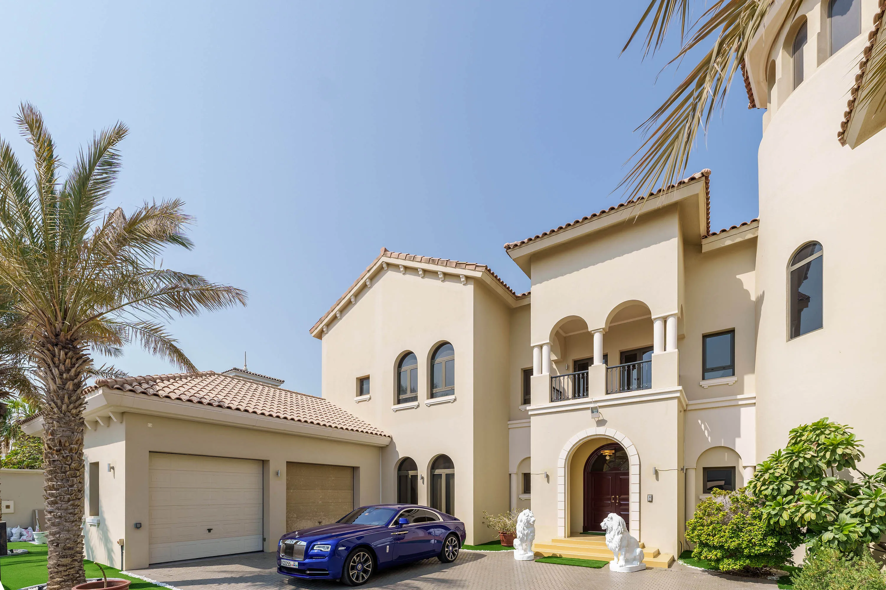 Opulent Palm Villa w/ Pool & Royal Atlantis Views