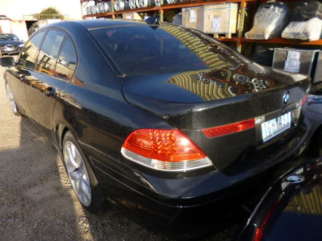 S2650 7' E65 Sedan 735i 2004/04