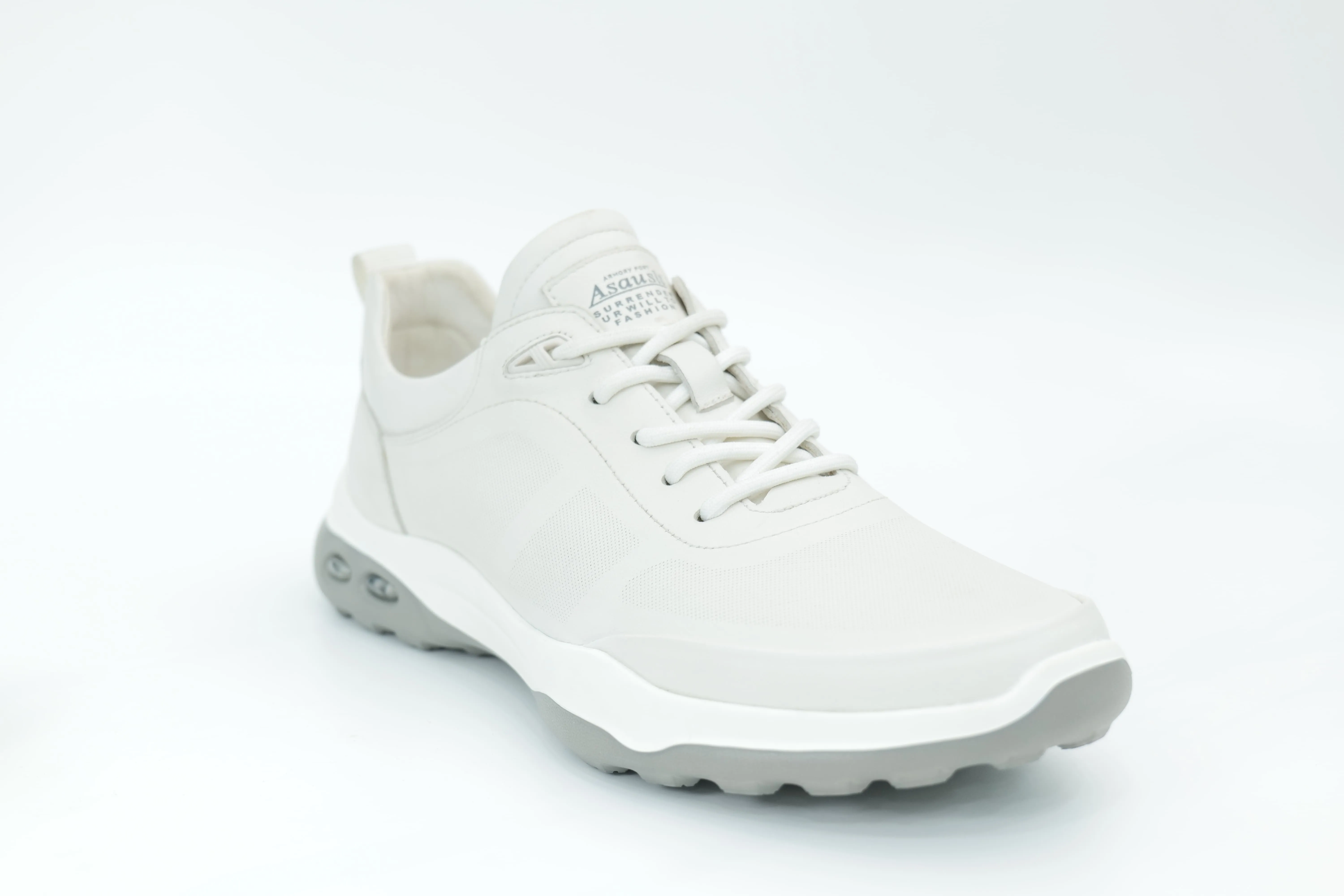 Sports shoes