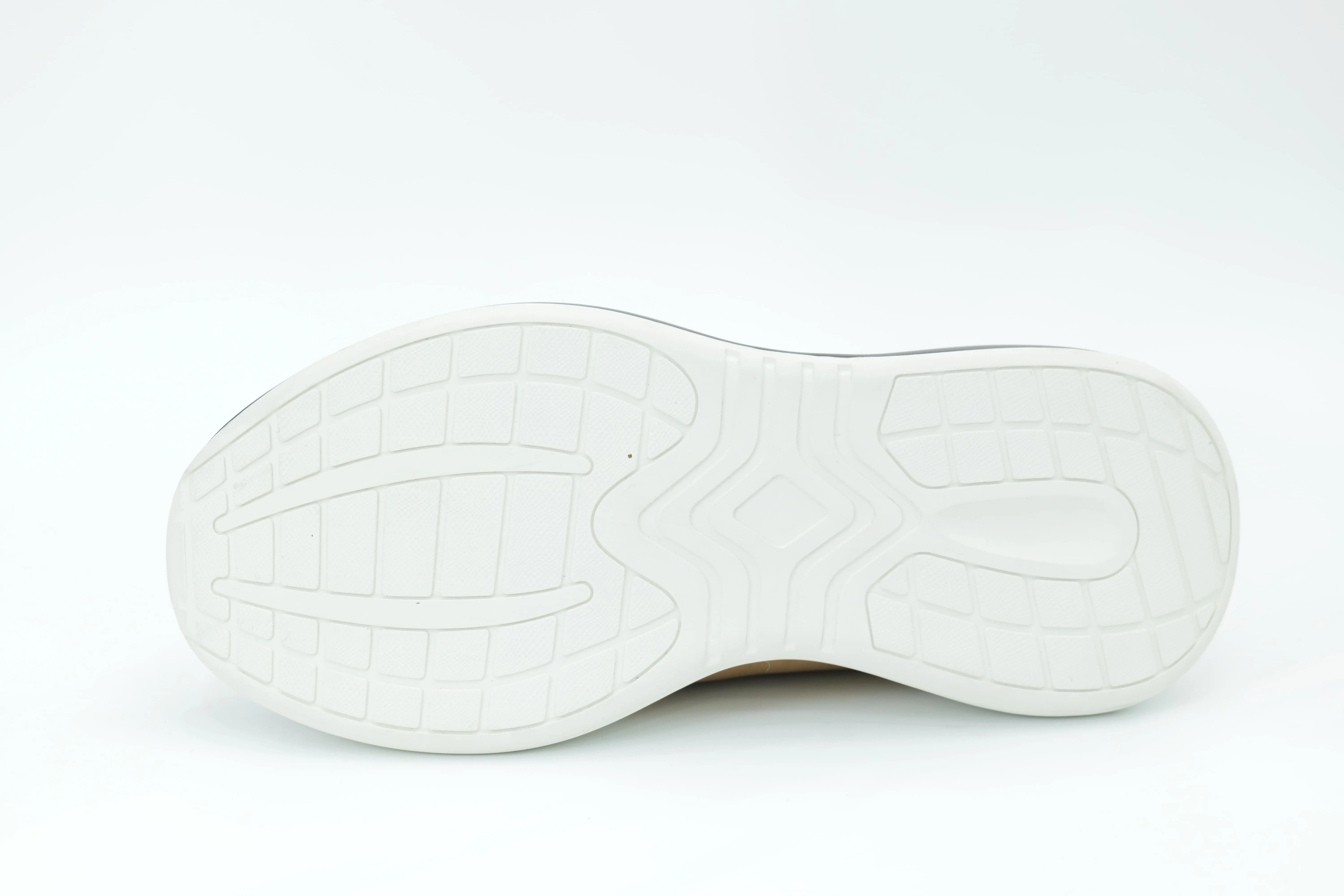 Sports shoes