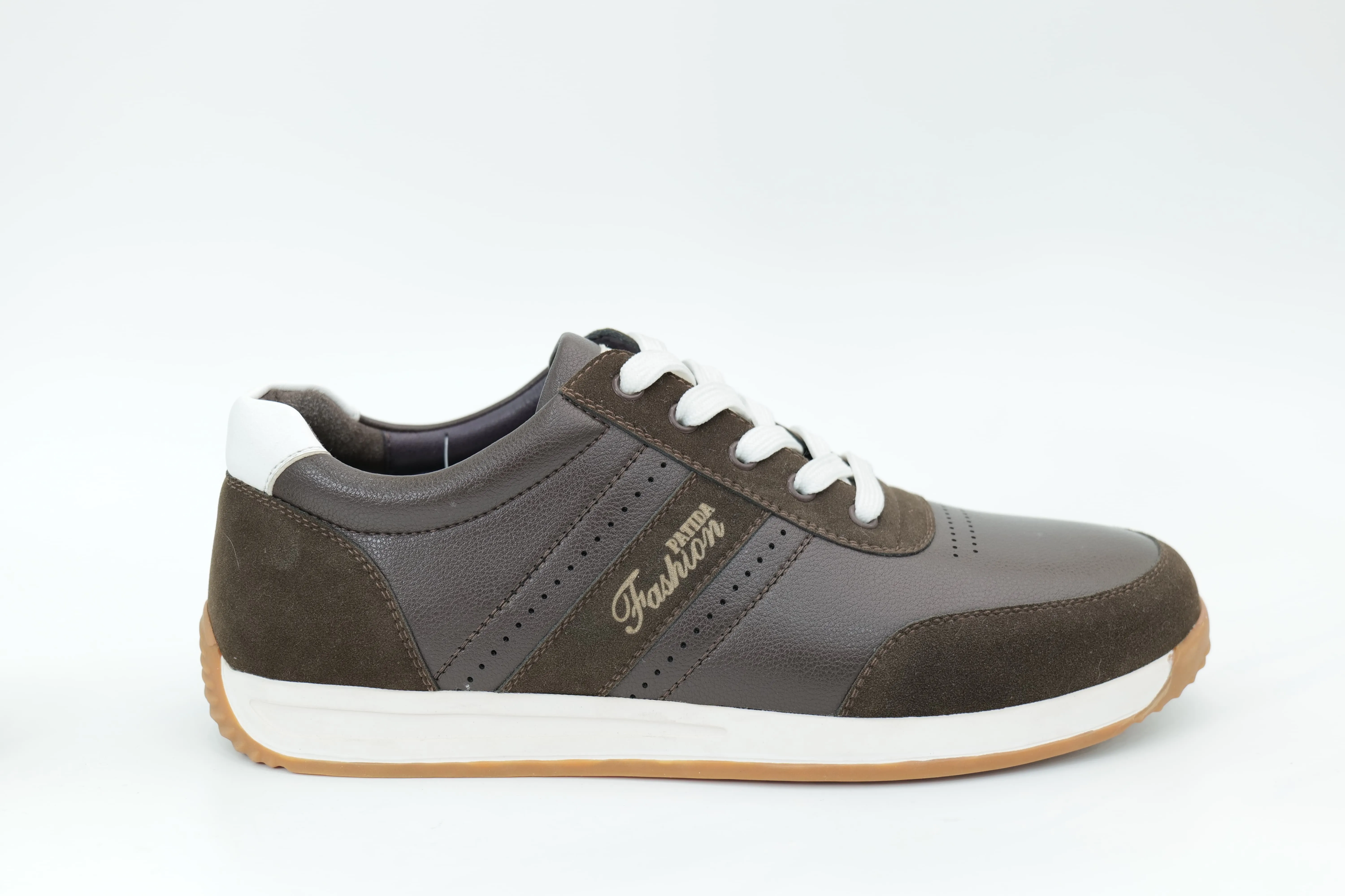 Sports shoes
