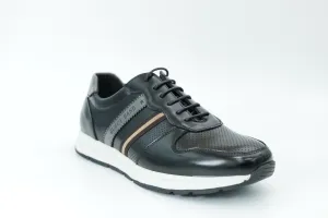 Sports shoes