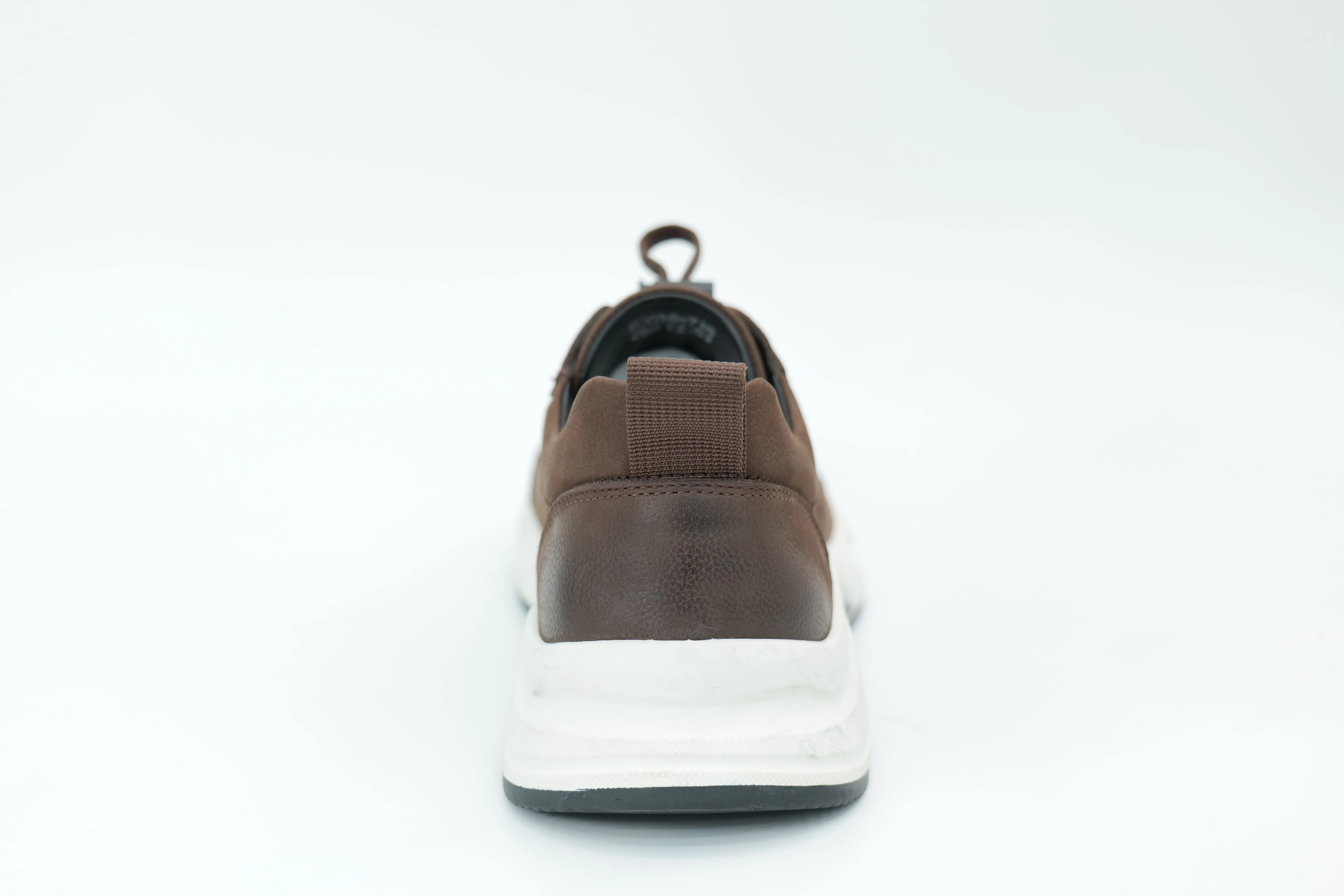 Sports shoes