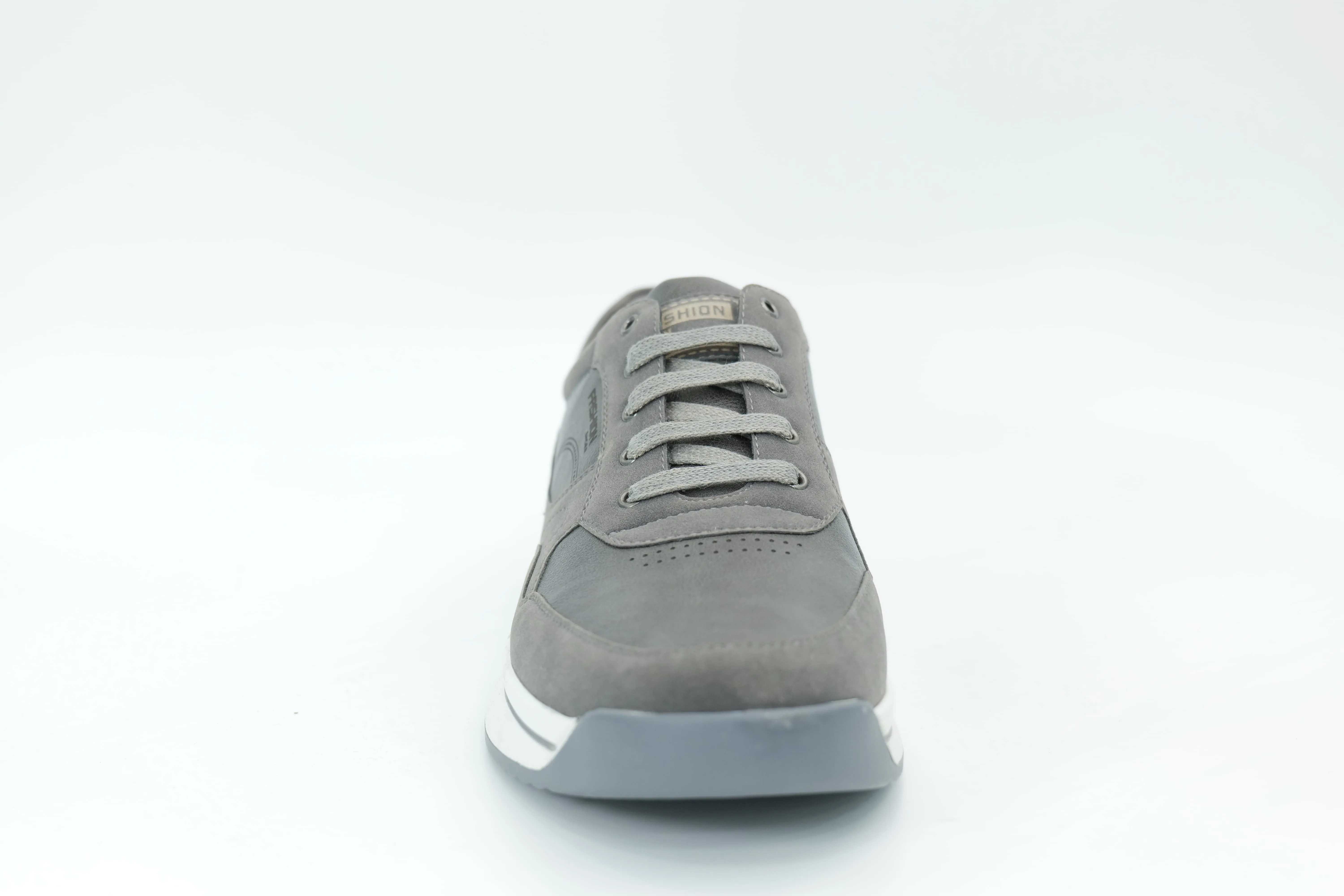 Sports shoes