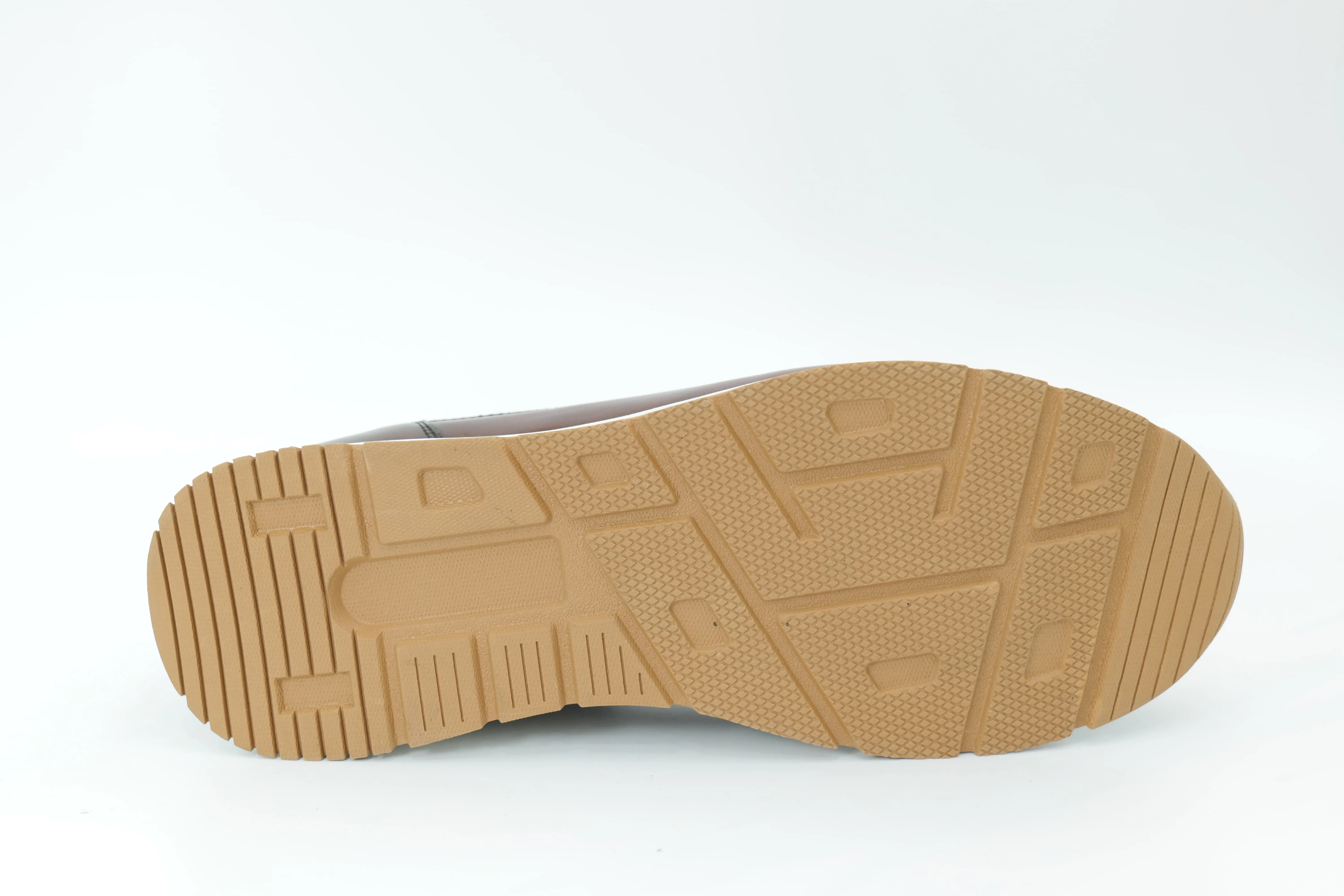 Sports shoes