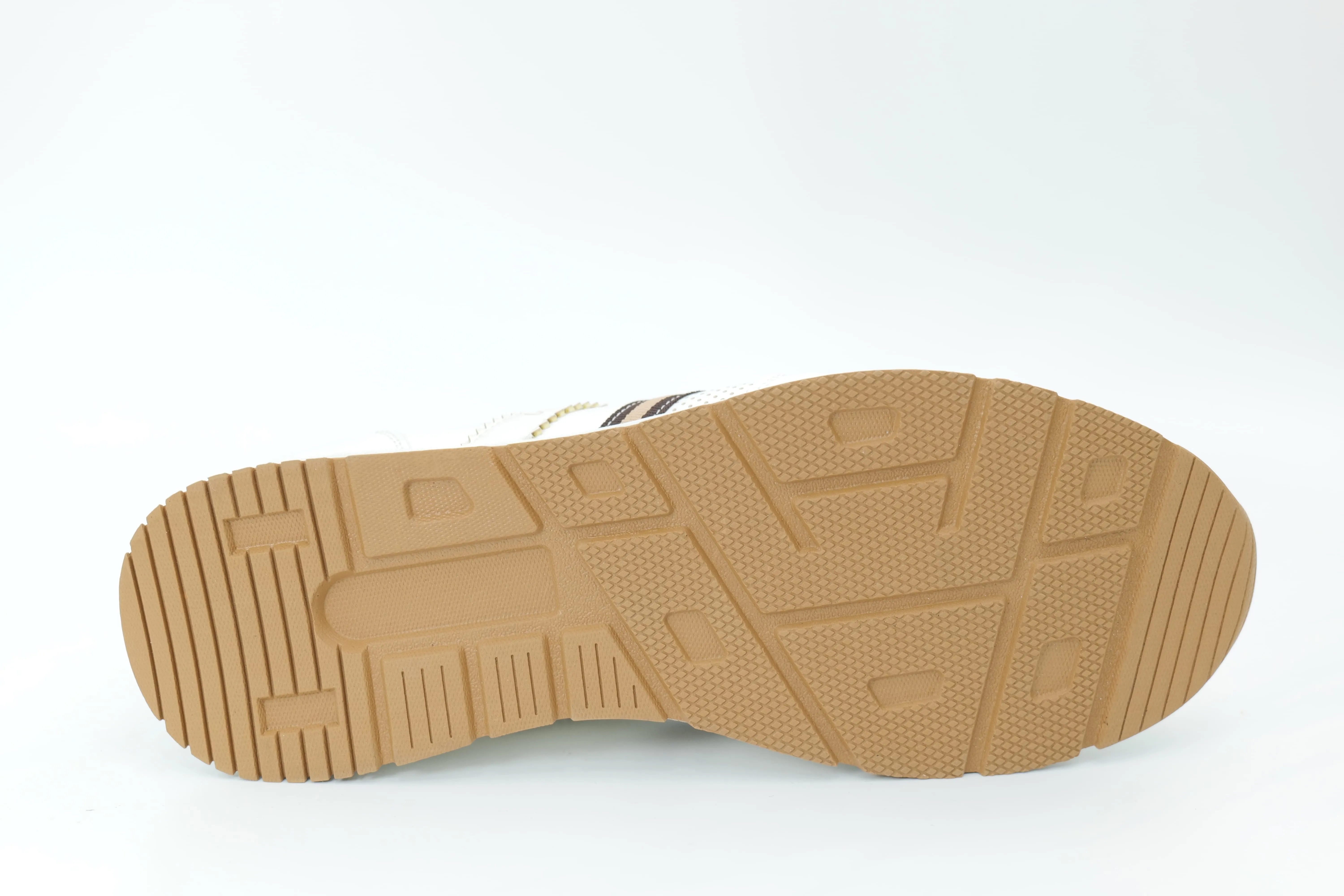 Sports shoes