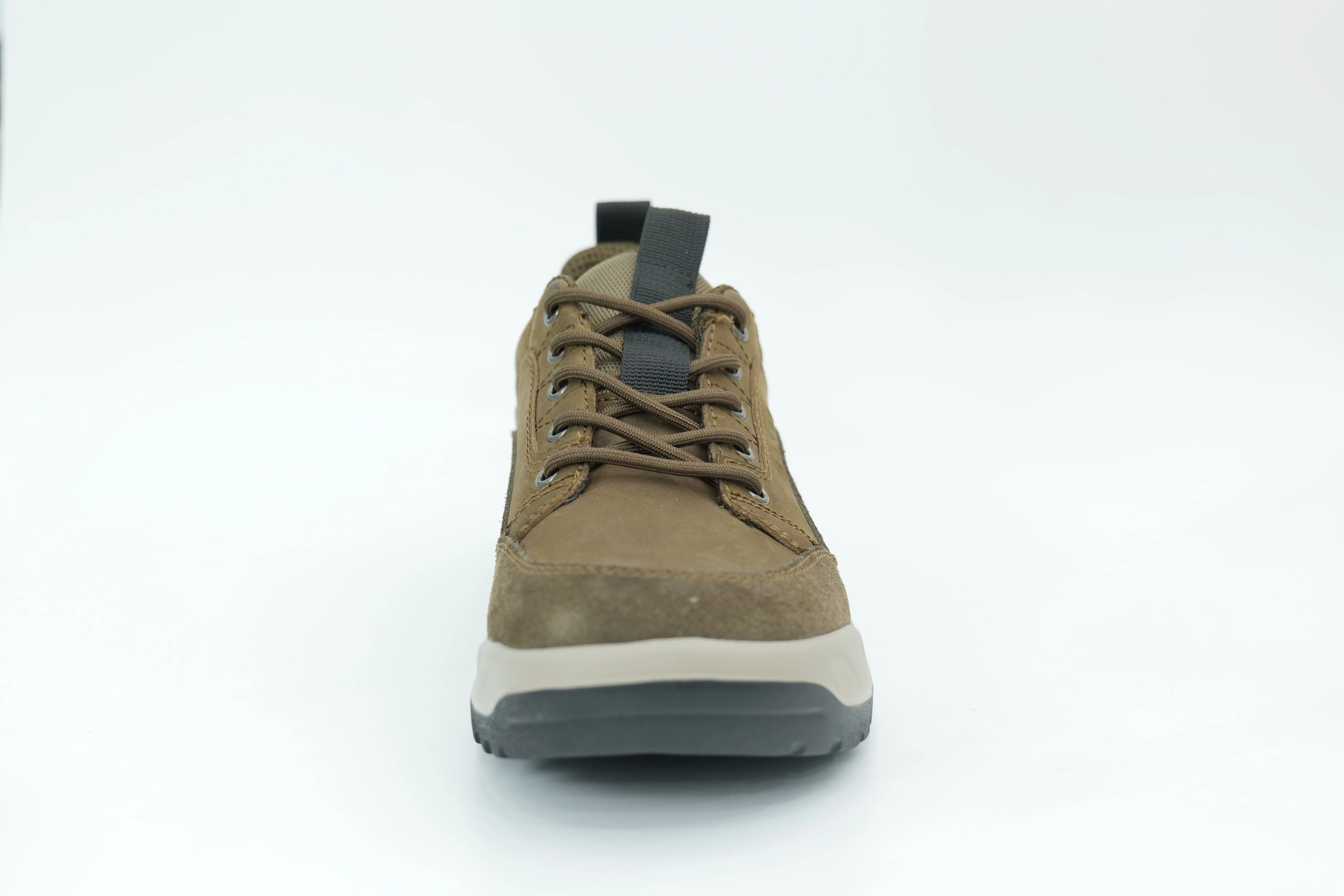 Sports shoes