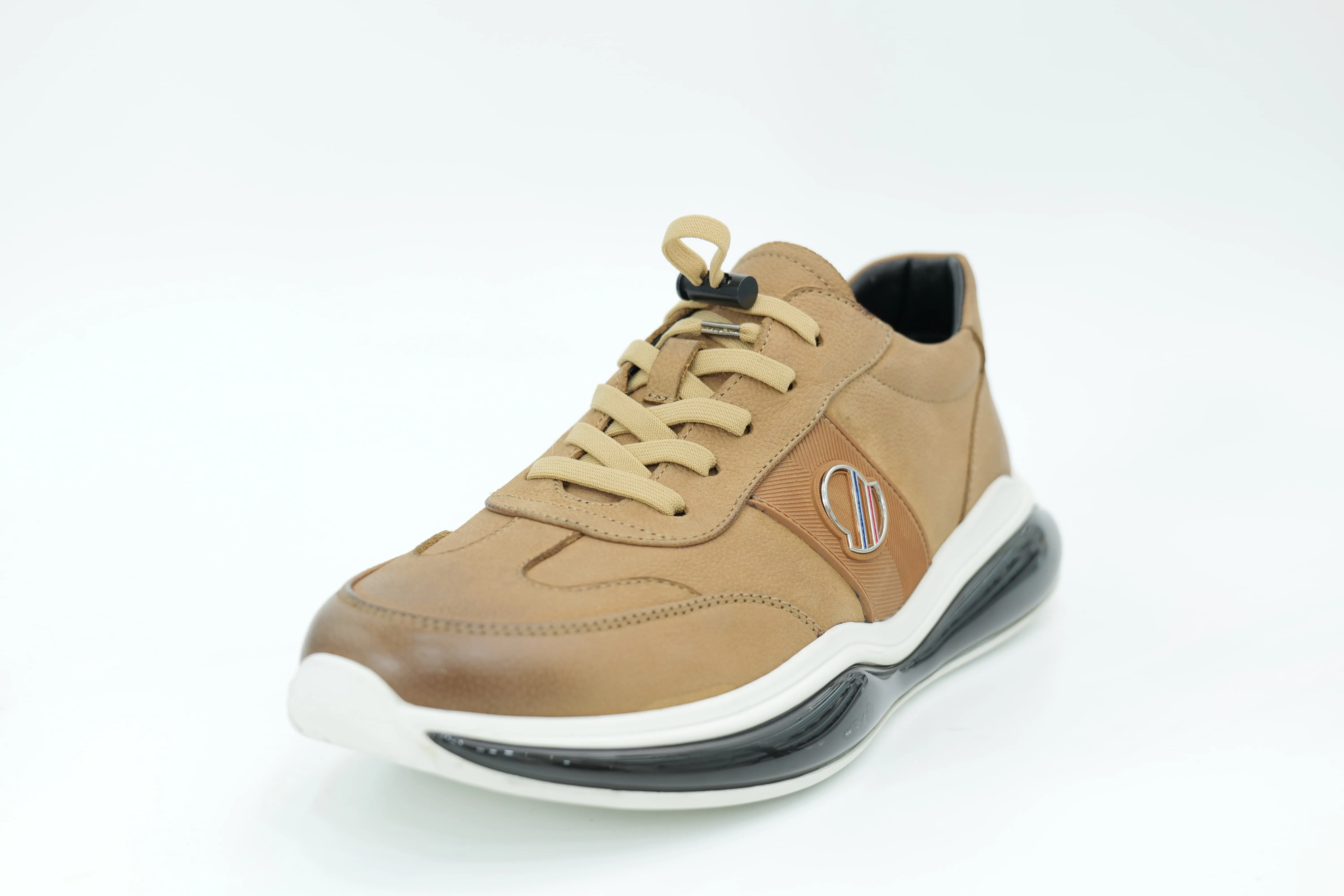 Sports shoes