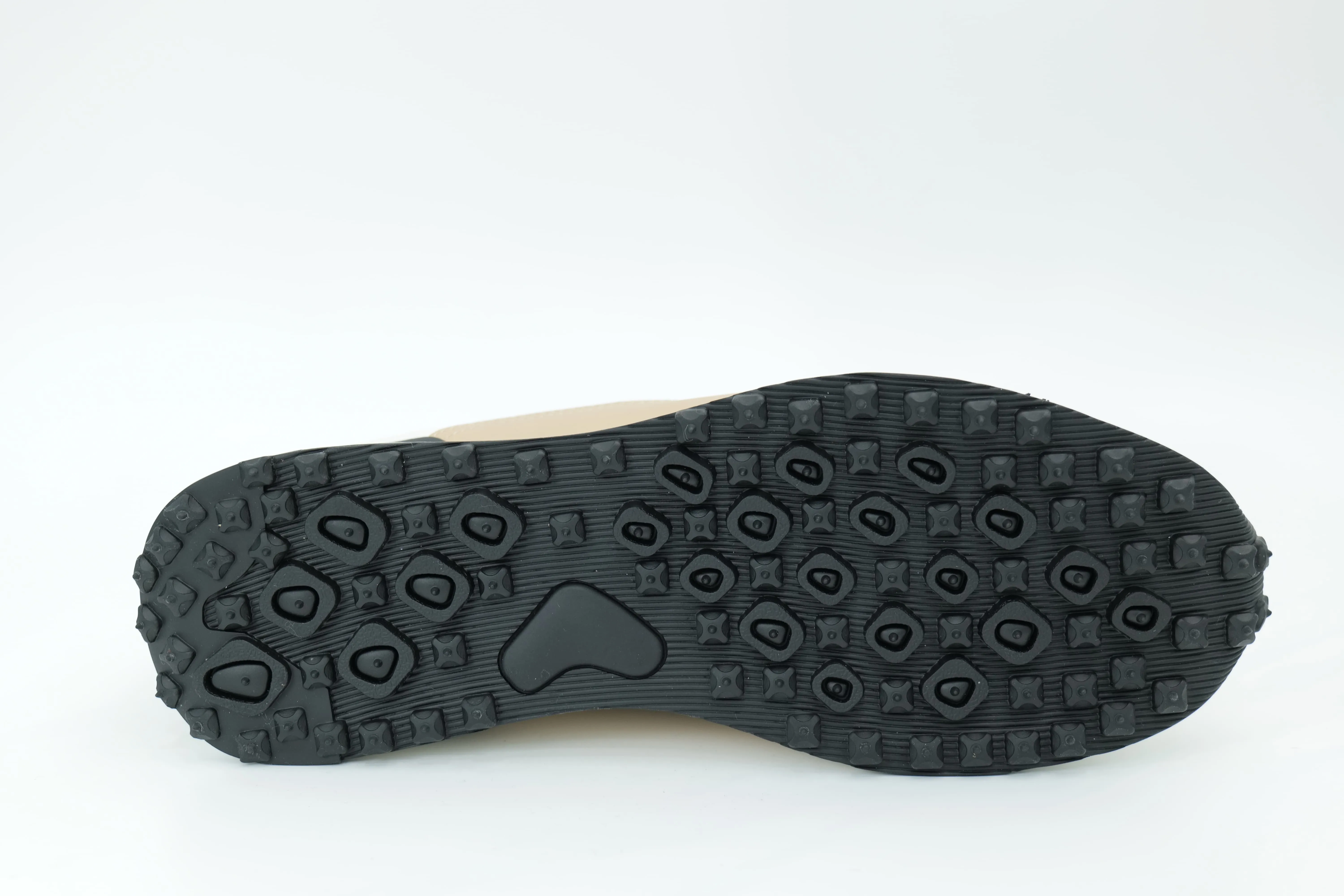 Sports shoes