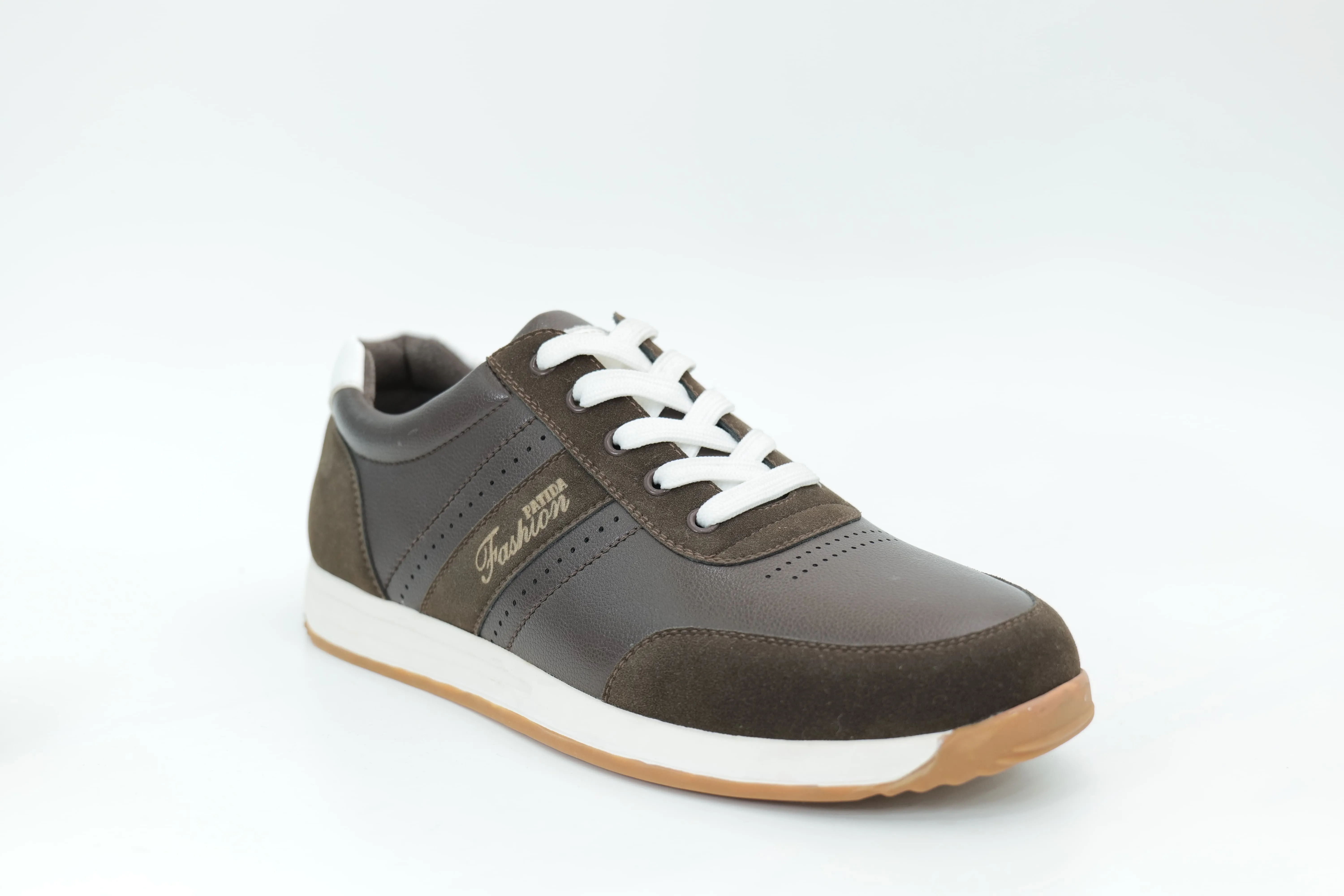 Sports shoes