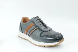 Sports shoes