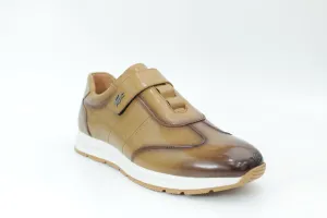 Sports shoes